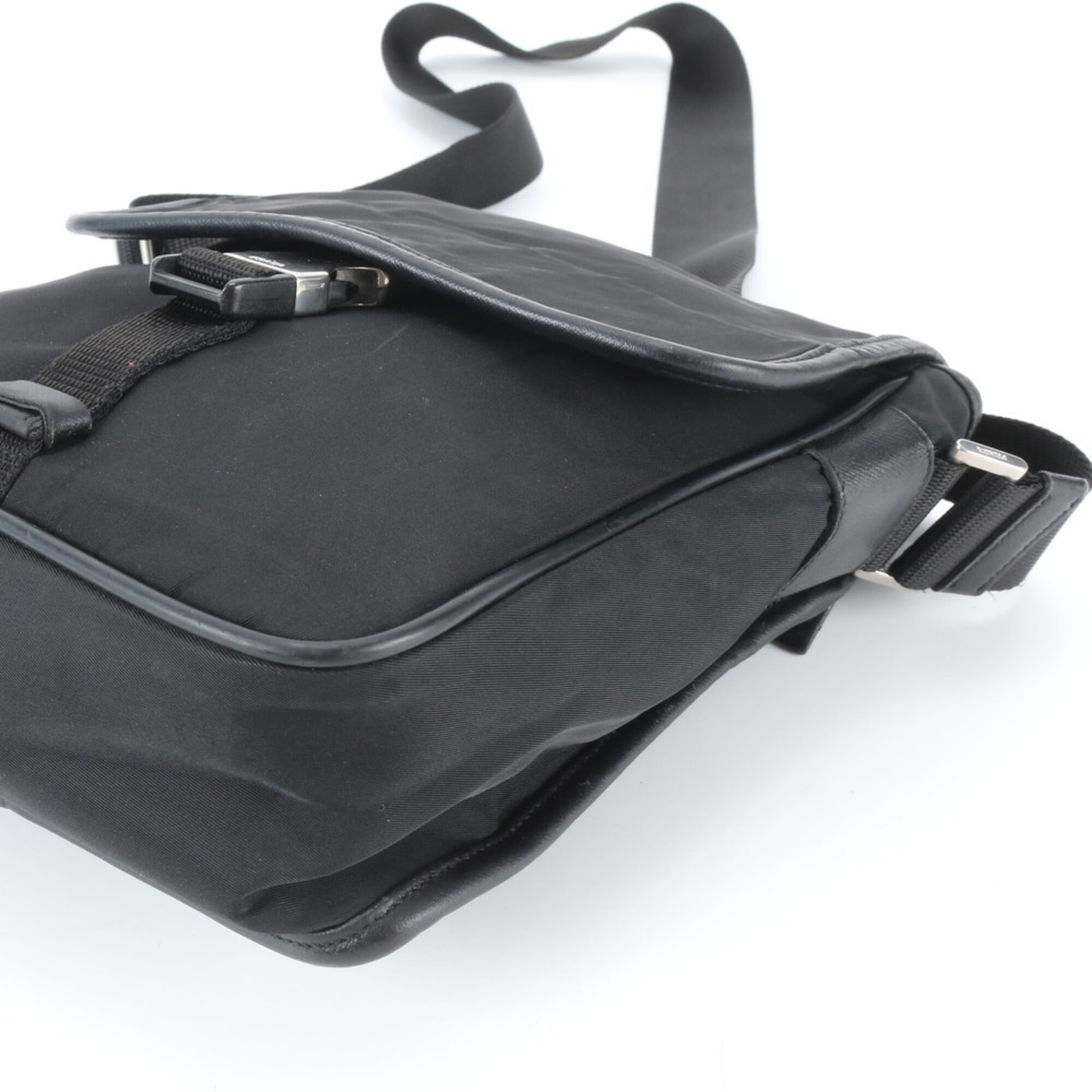 Prada Black Nylon Leather Shoulder Bag (Pre-Owned)