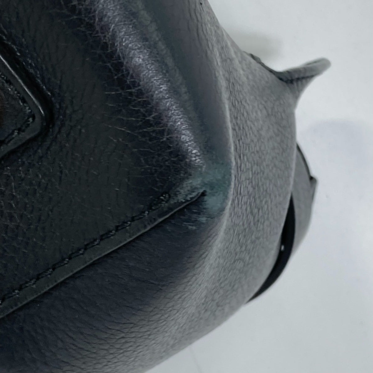 Burberry Black Leather Shoulder Bag (Pre-Owned)