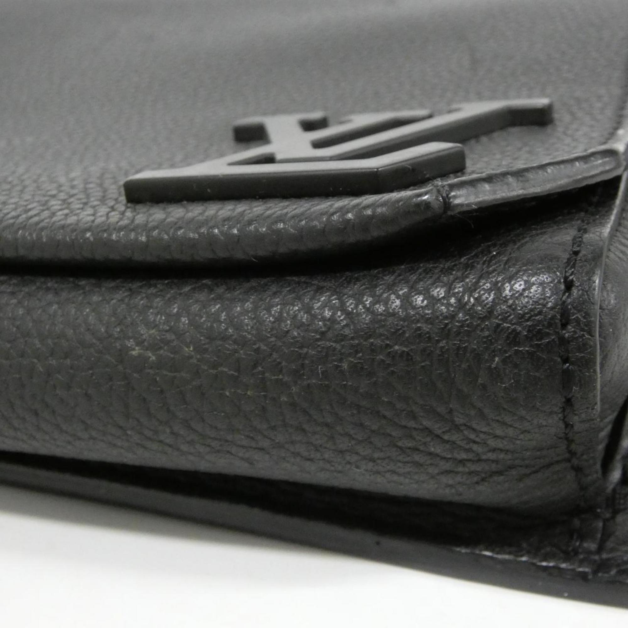 Louis Vuitton Black Leather Shoulder Bag (Pre-Owned)