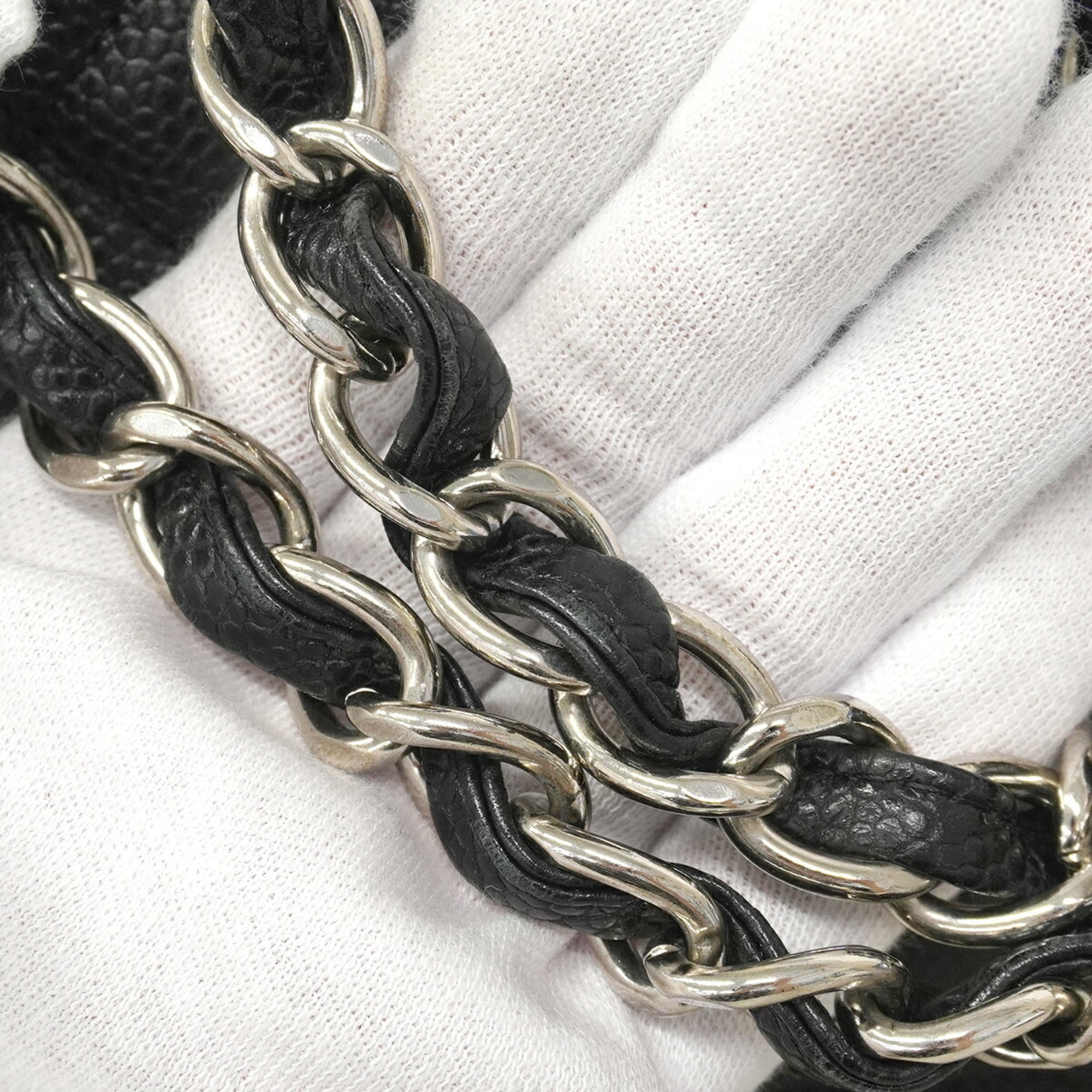 Chanel Black Grained Calfskin Shoulder Bag (Pre-Owned)