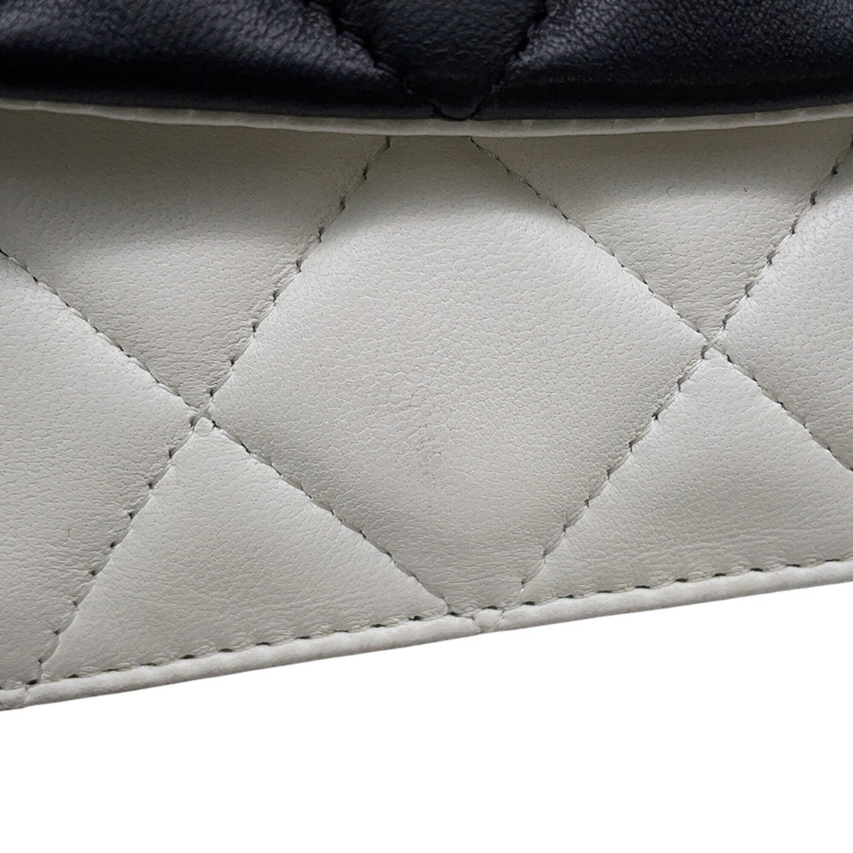 Chanel Black White Chain/Shoulder Wallet (Pre-Owned)