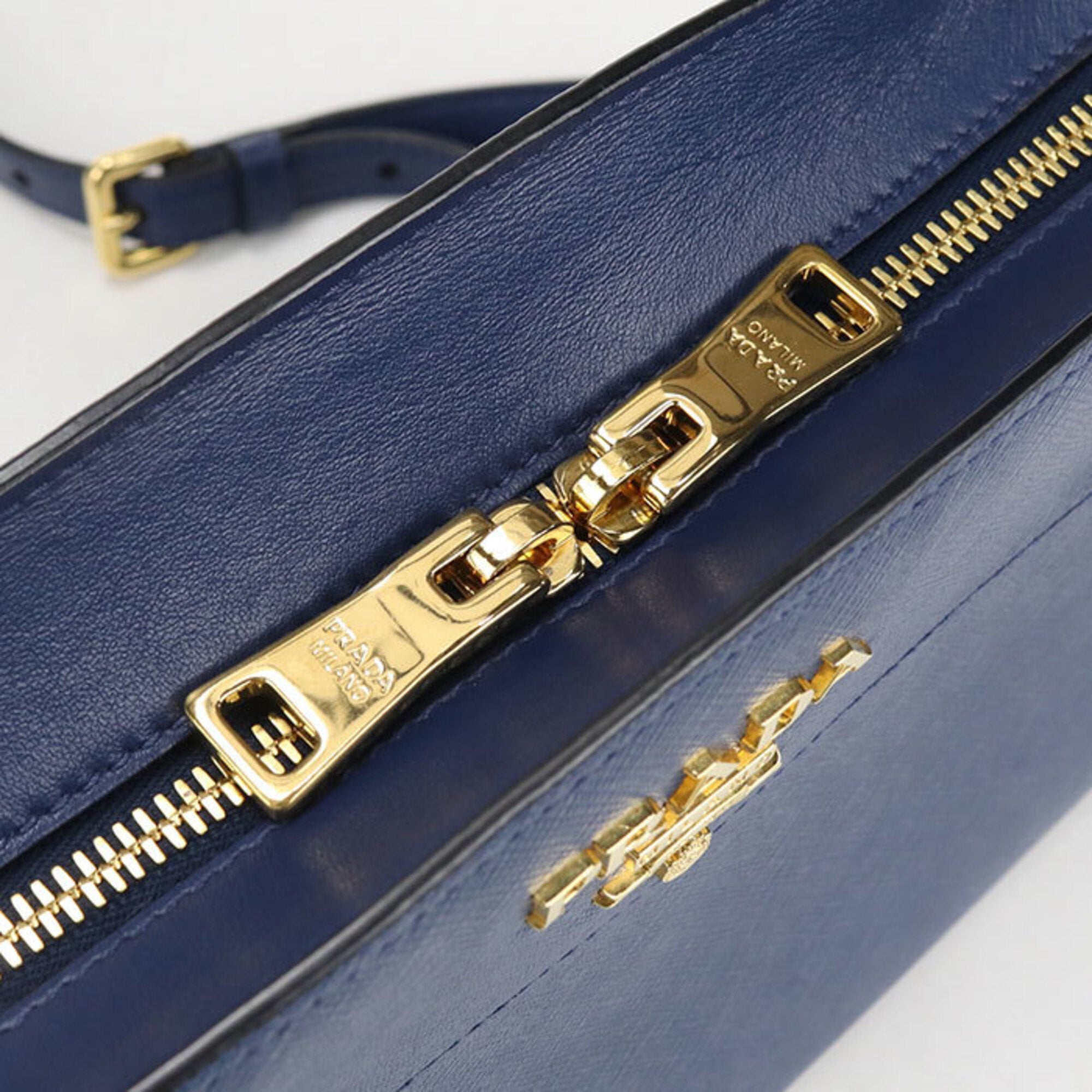 Prada Navy Leather Shoulder Bag (Pre-Owned)