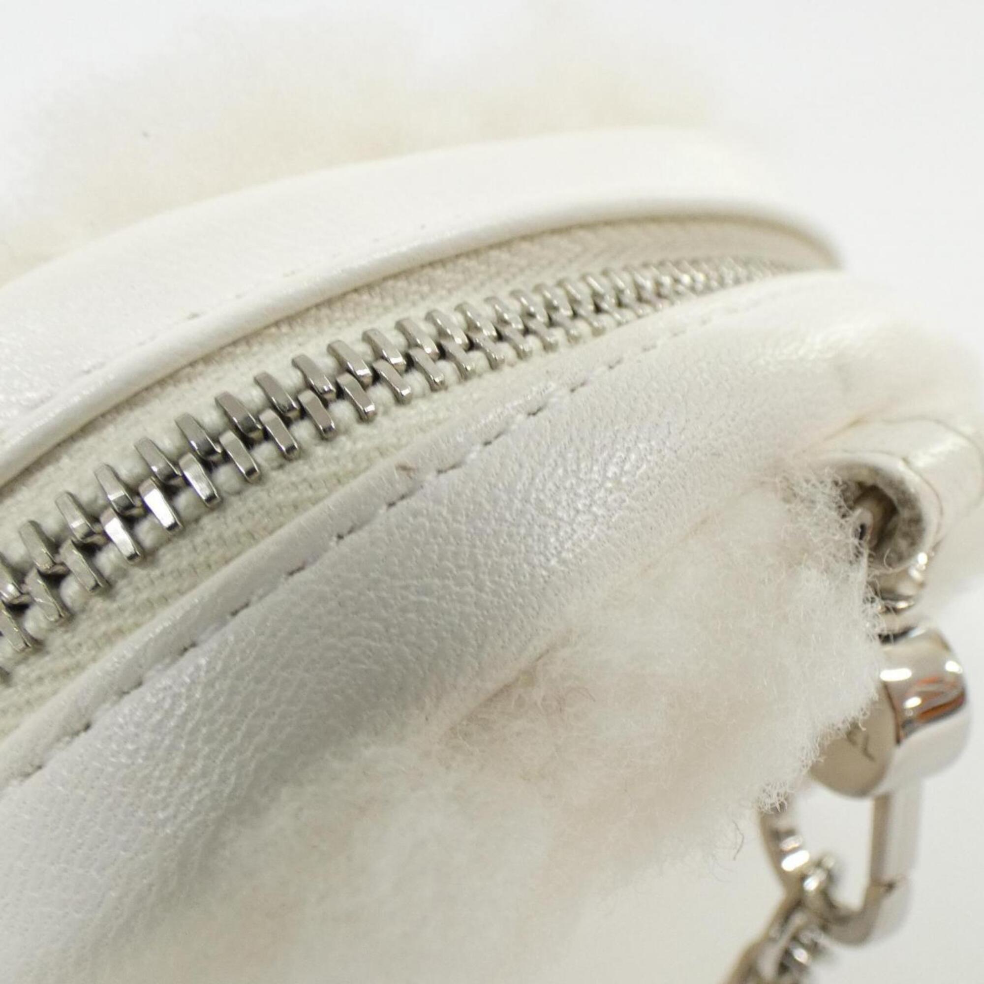 Chanel White Leather Handbag Shoulder Bag (Pre-Owned)