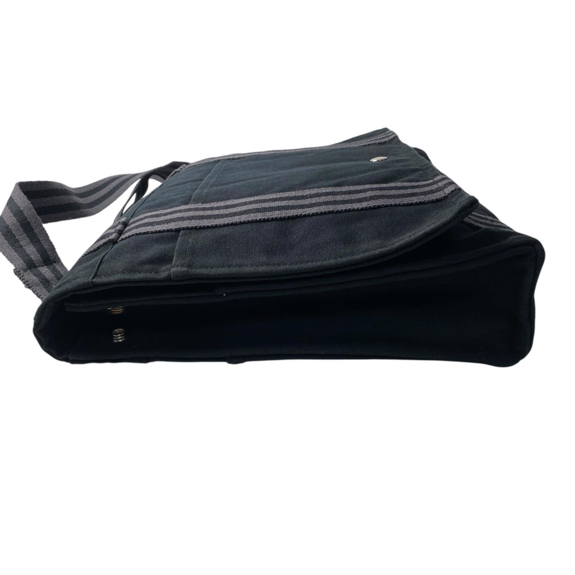 Hermes Black Canvas Messenger Bag Shoulder Bag (Pre-Owned)