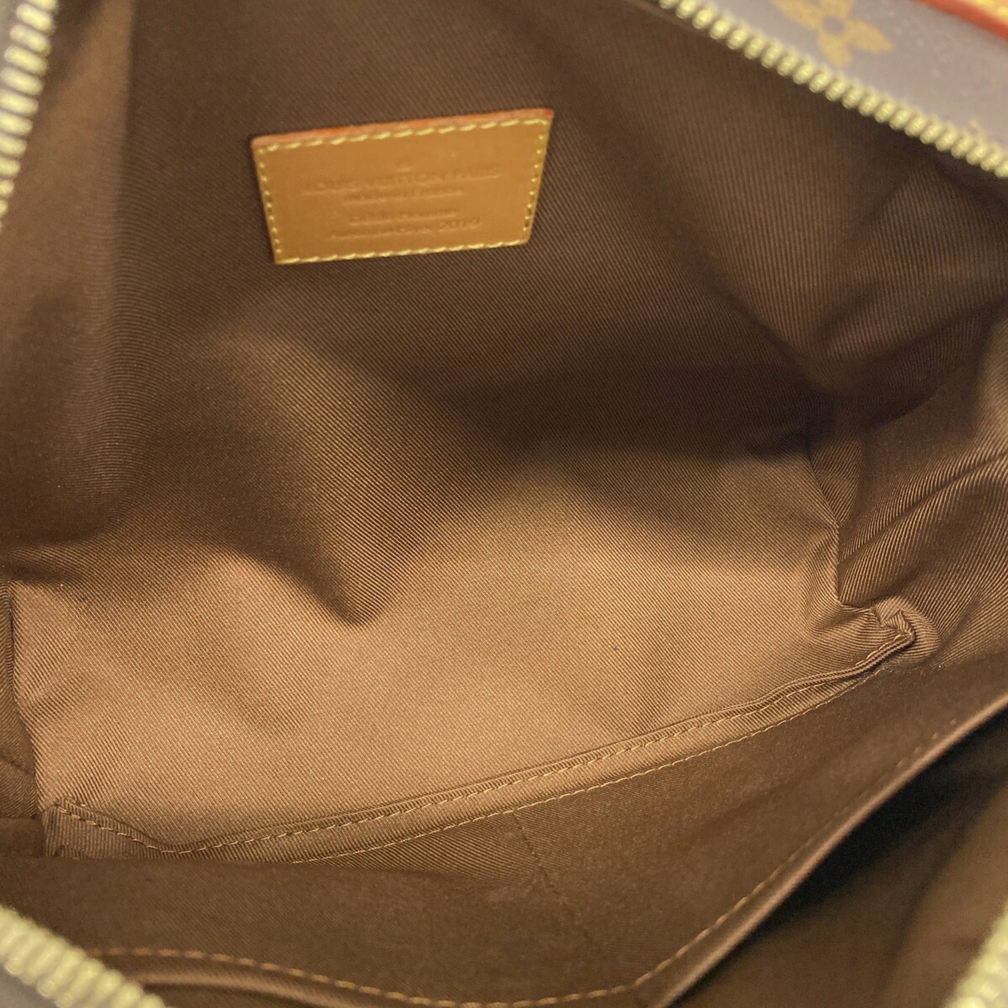 Louis Vuitton Brown Shoulder Bag (Pre-Owned)