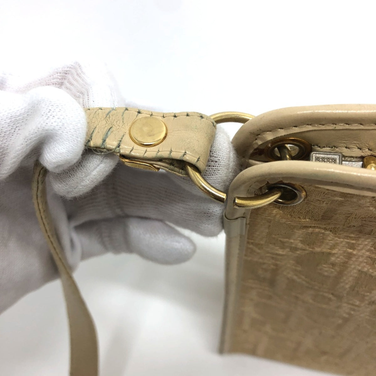 Christian Dior Beige Cloth Shoulder Bag (Pre-Owned)