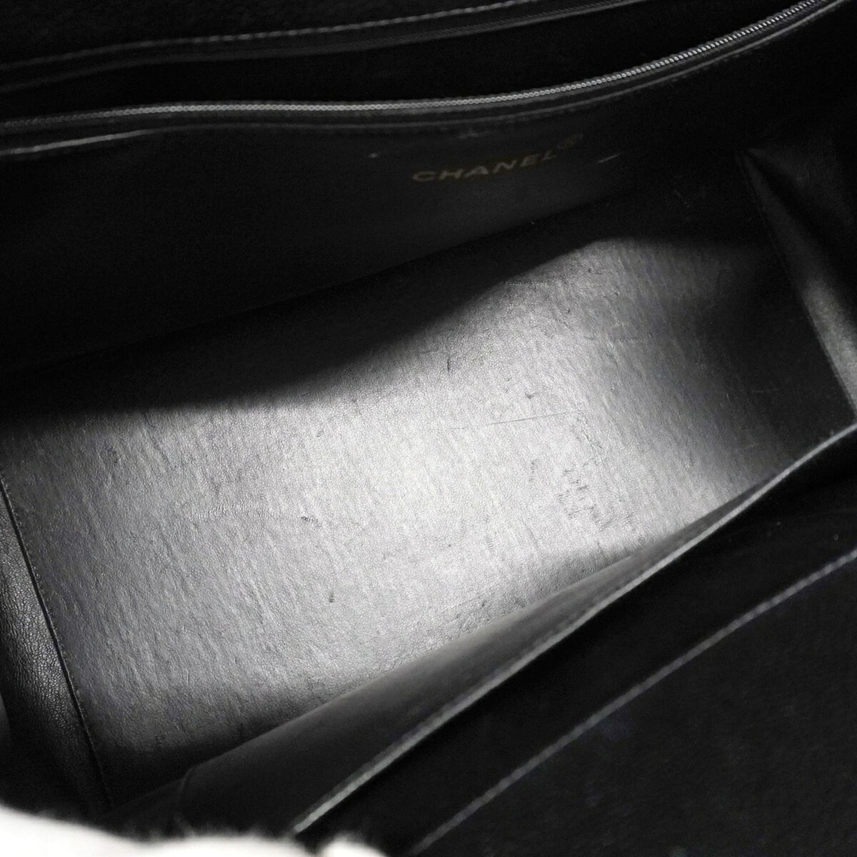 Chanel Black Grained Calfskin Tote Bag (Pre-Owned)
