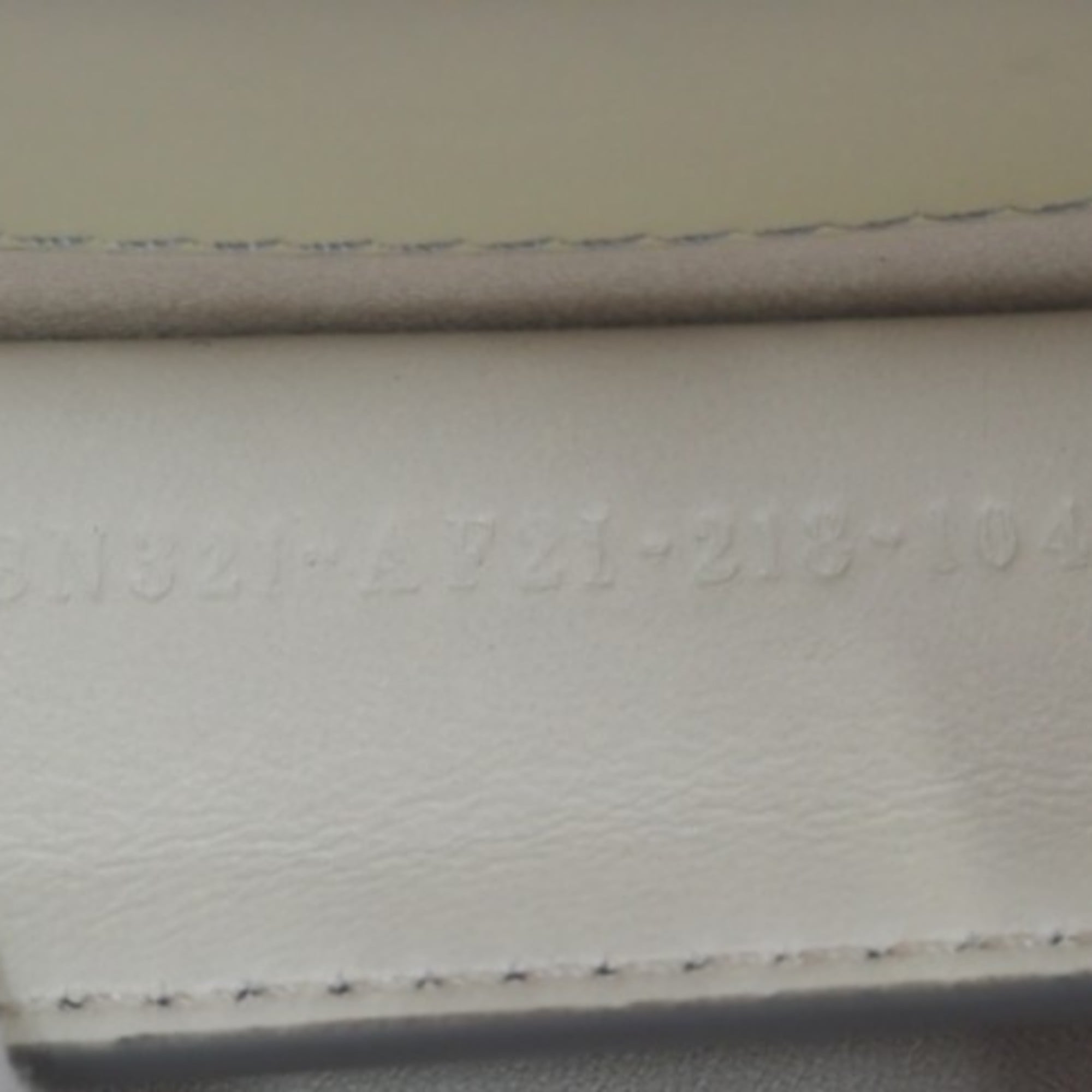 Fendi Cream Gray Leather Shoulder Bag (Pre-Owned)