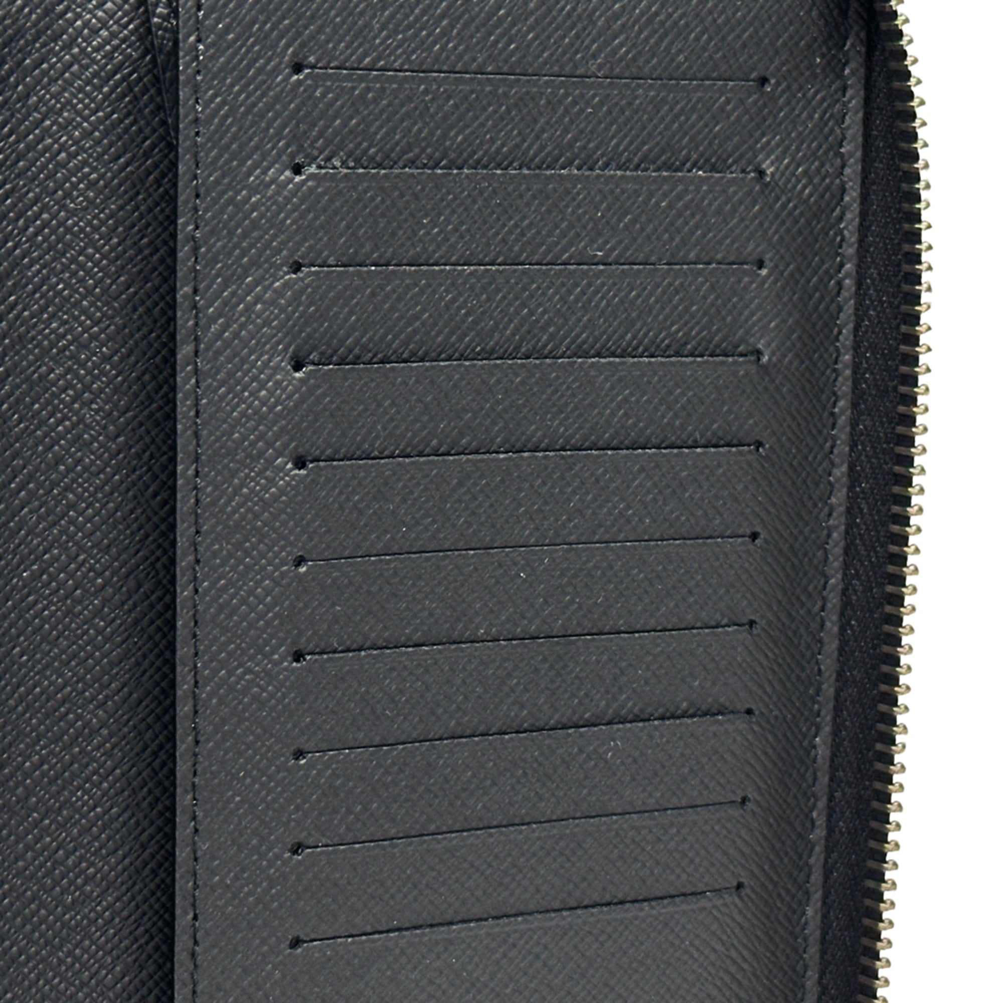 Louis Vuitton Black Noir Taiga Leather (Pre-Owned)