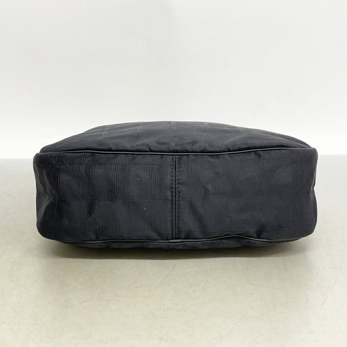 Chanel Black Nylon Shoulder Bag (Pre-Owned)