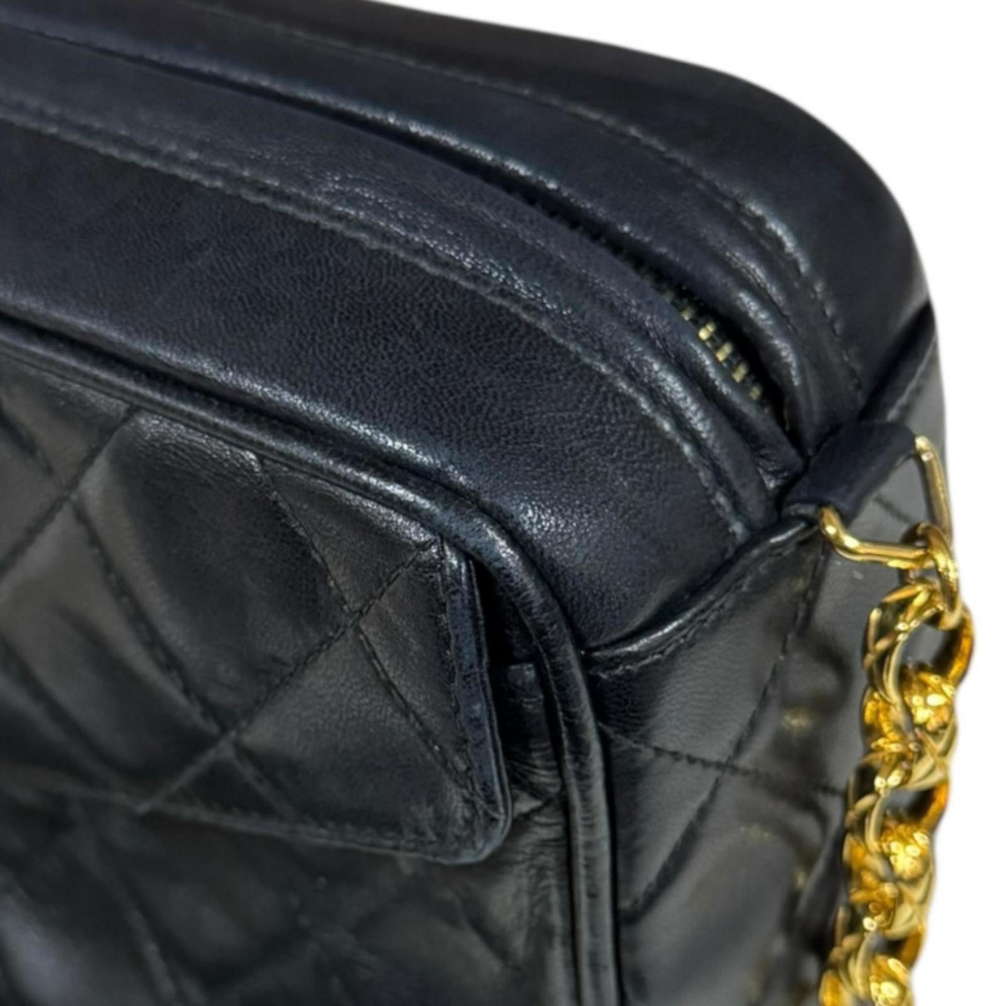 Chanel Matelasse Black Suede Shoulder Bag (Pre-Owned)