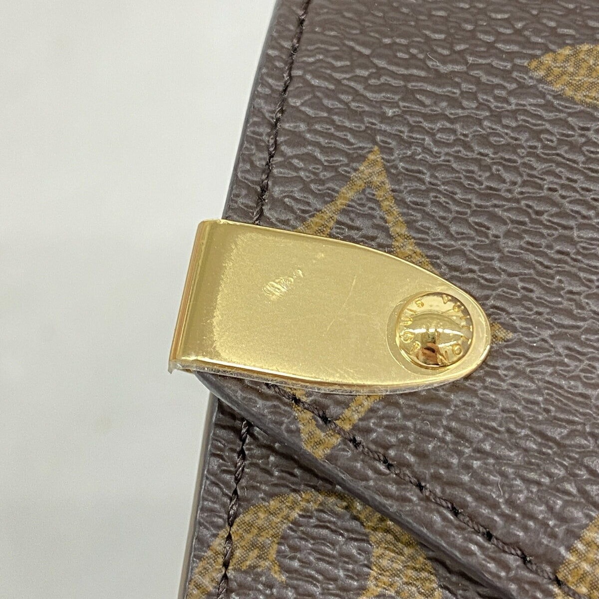 Louis Vuitton Brown Shoulder Bag (Pre-Owned)