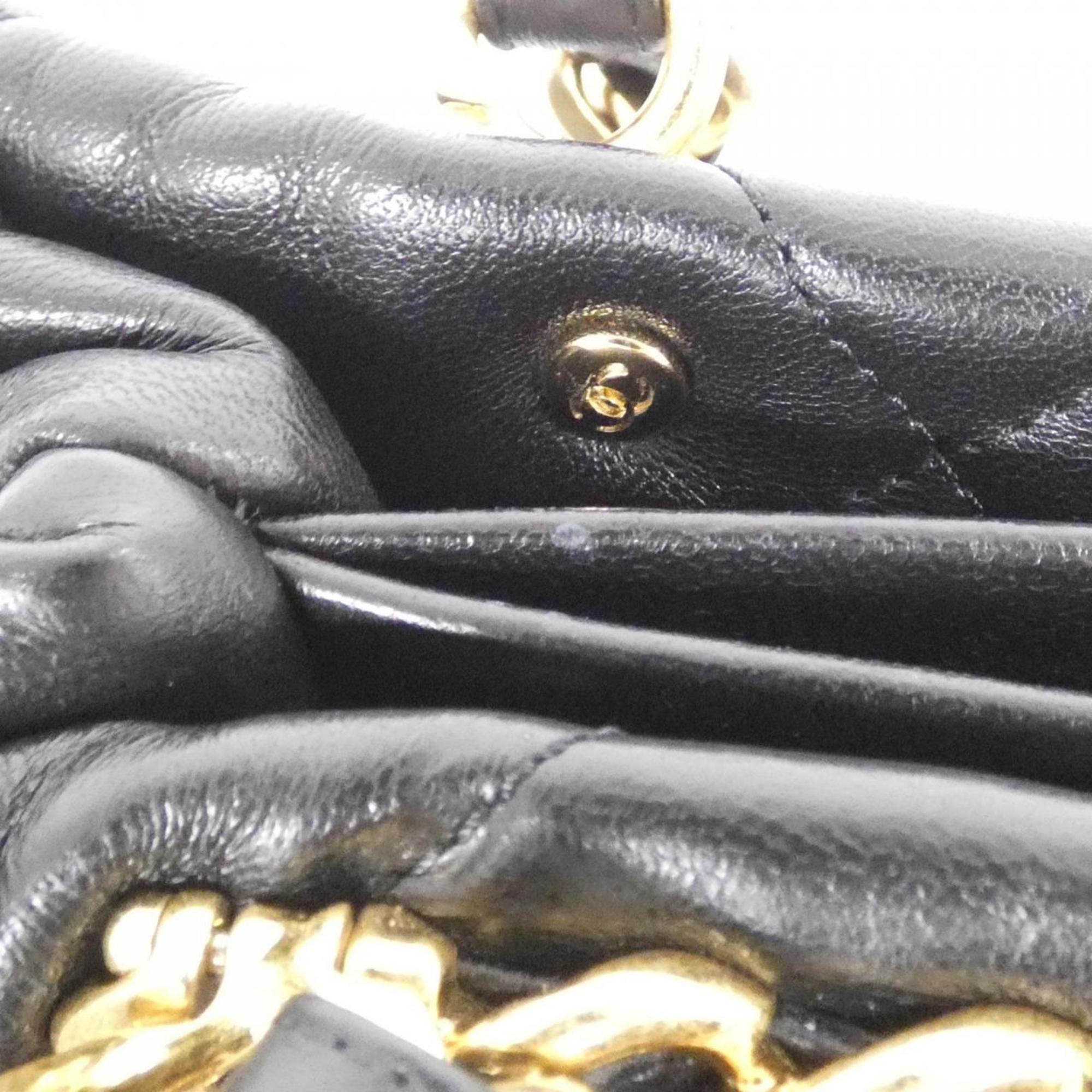 Chanel Black Leather Shoulder Bag (Pre-Owned)