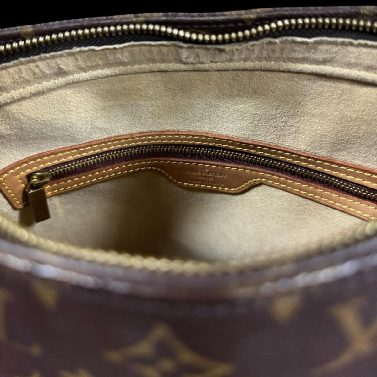 Louis Vuitton Brown Monogram Canvas Shoulder Bag (Pre-Owned)