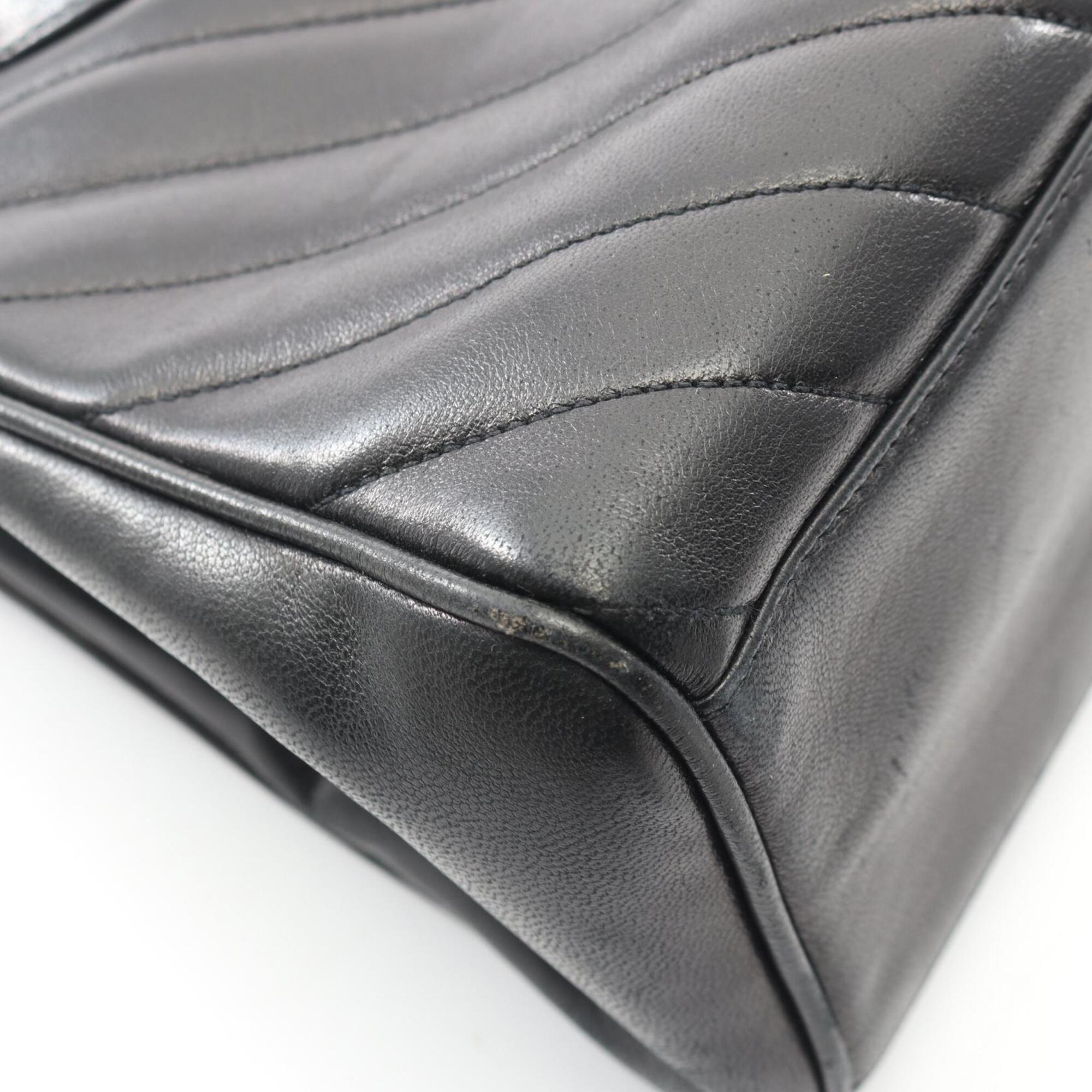 Chanel Black Leather Handbag (Pre-Owned)