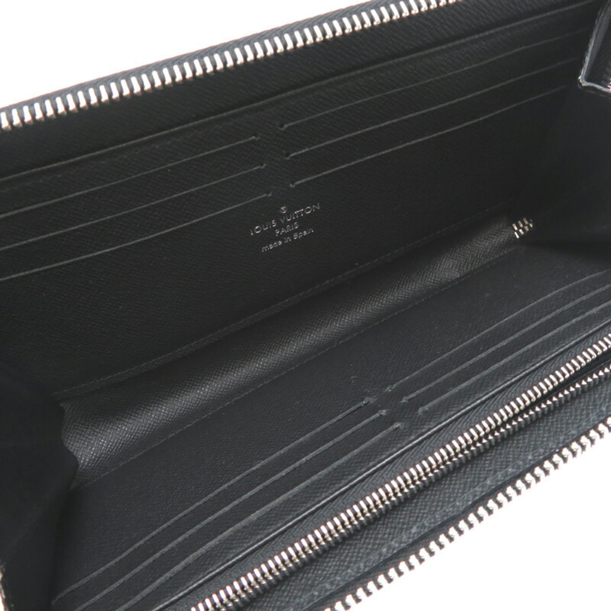 Louis Vuitton Black Taiga Leather Wallet (Bi-Fold) (Pre-Owned)
