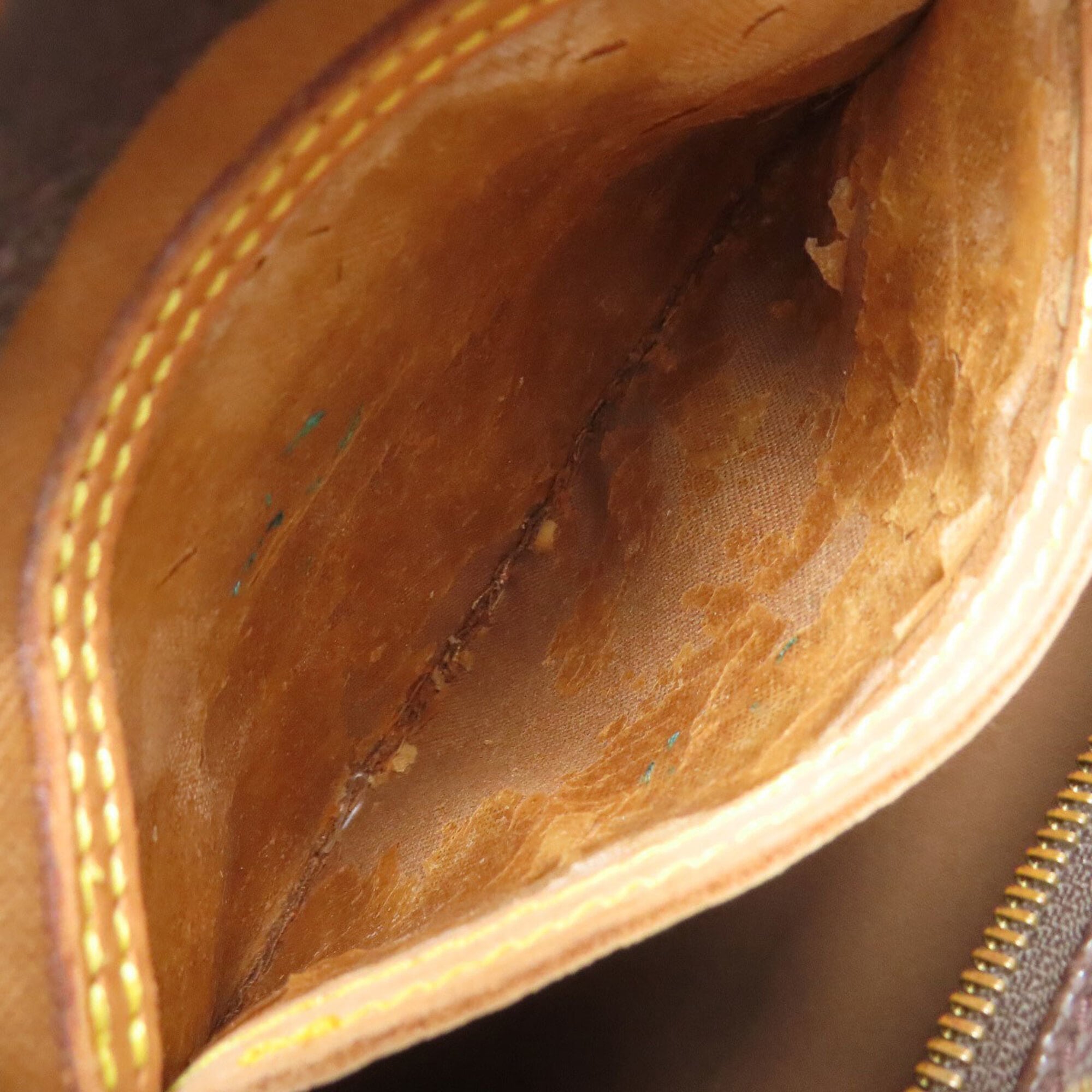 Louis Vuitton Monogram Monogram Monogram Handbag (Pre-Owned)