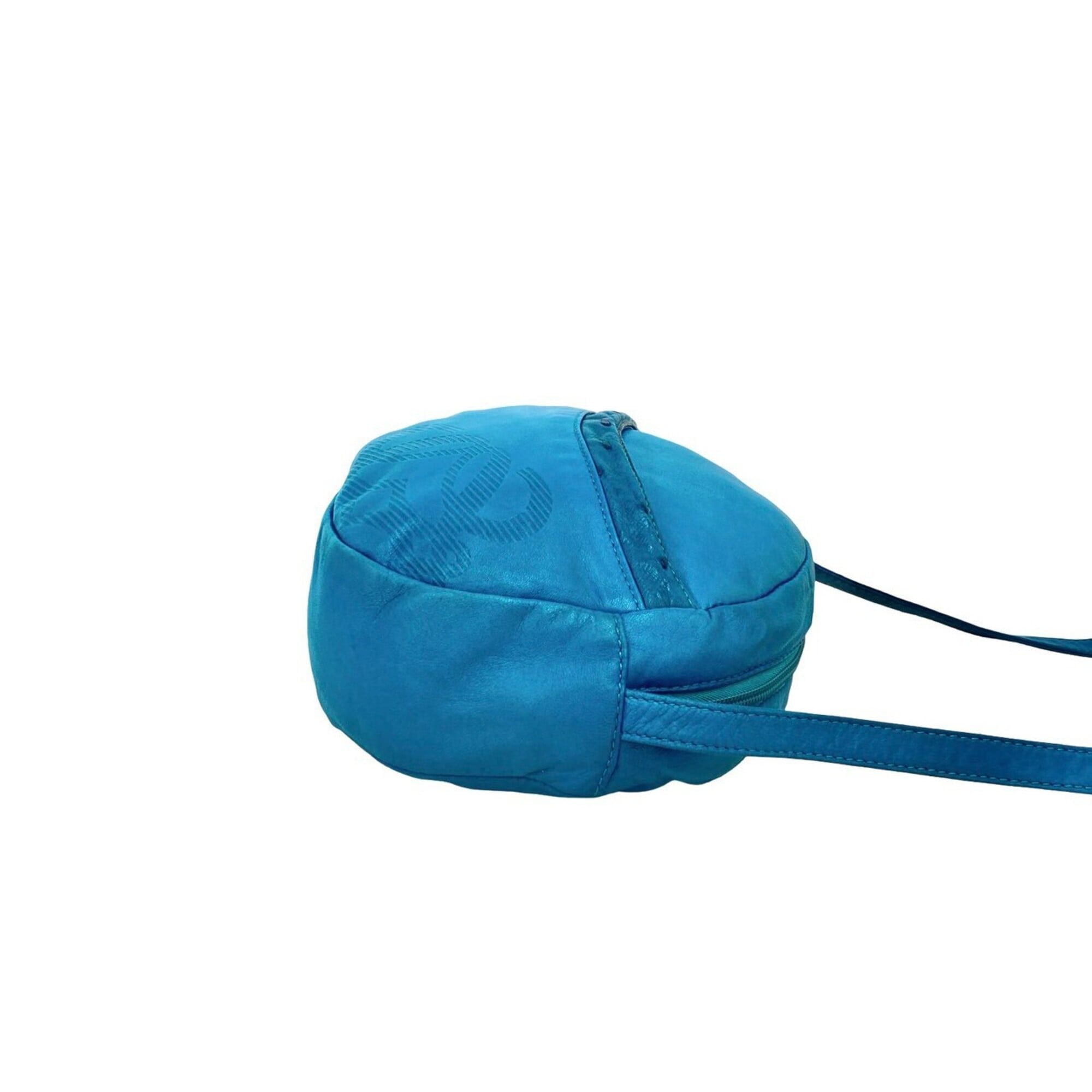 Loewe Blue Leather Pochette Shoulder Bag (Pre-Owned)