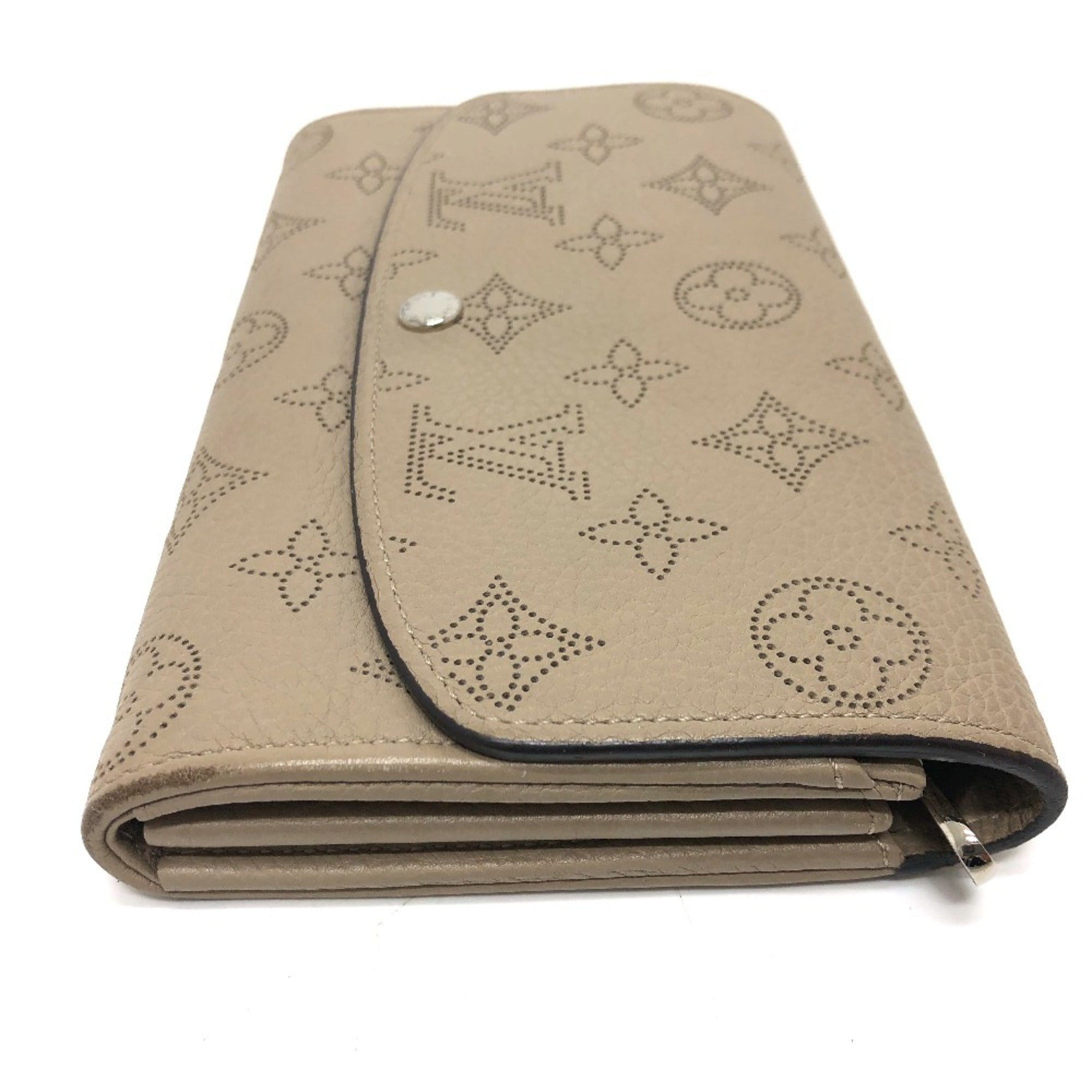 Louis Vuitton Beige Other Wallet (Bi-Fold) (Pre-Owned)