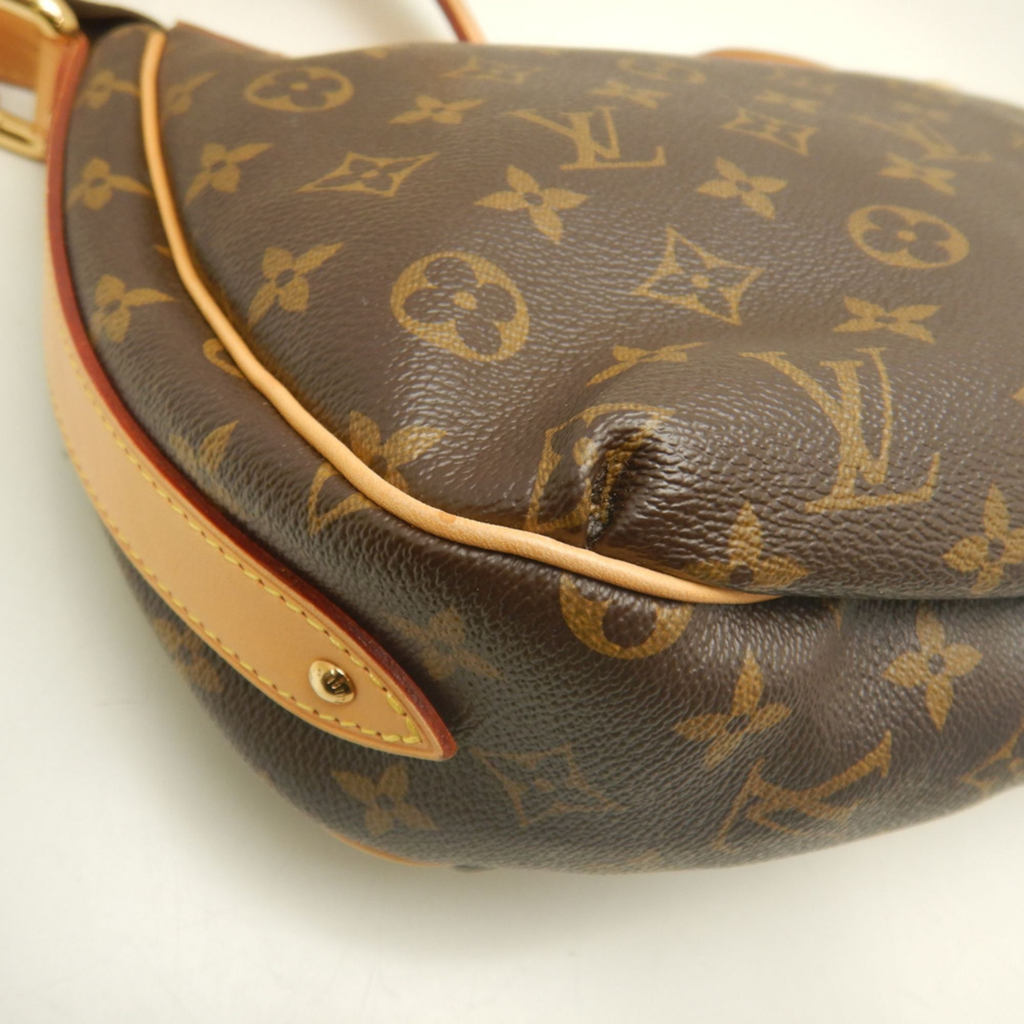 Louis Vuitton Brown Monogram Monogram Shoulder Bag (Pre-Owned)