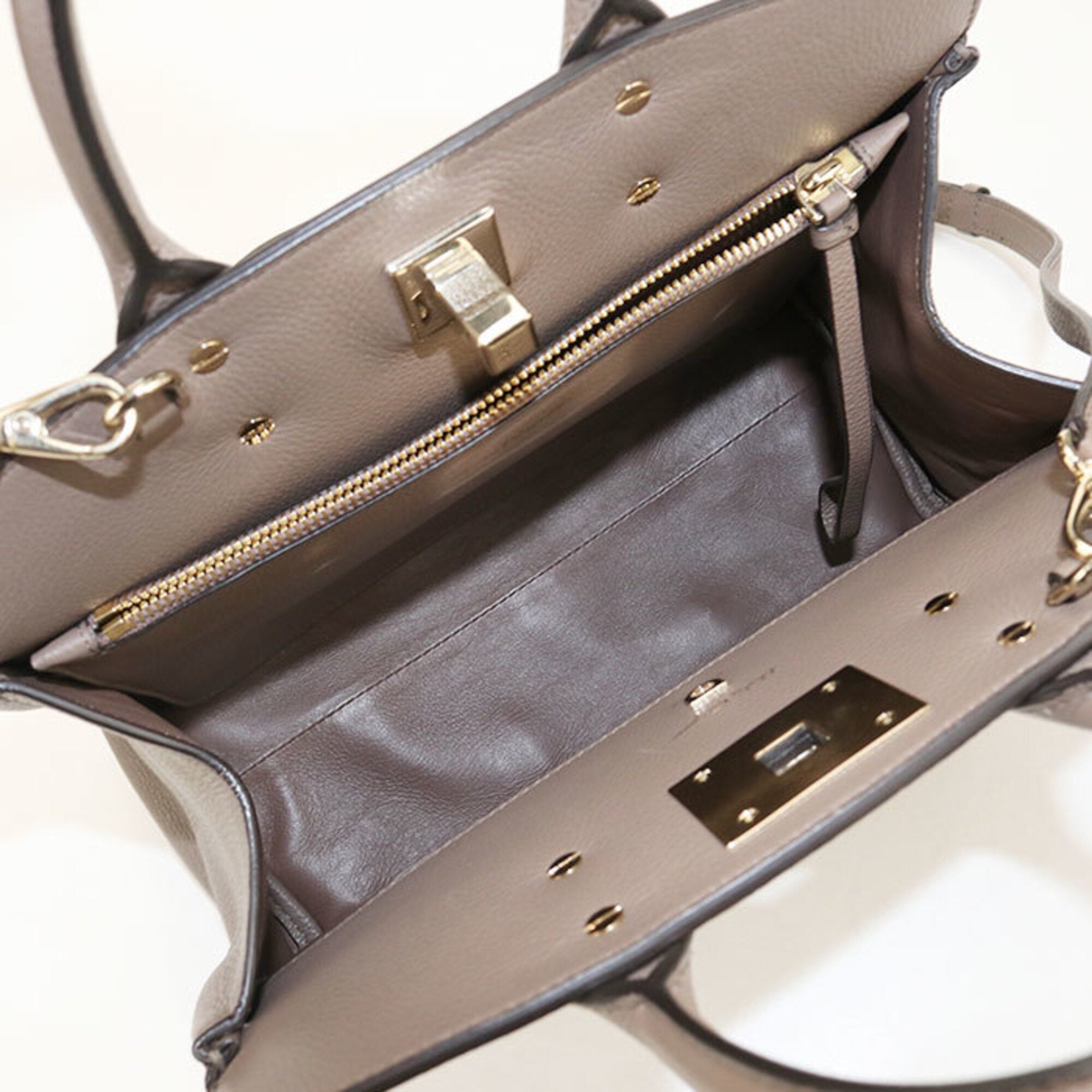 Salvatore Ferragamo Gray Leather Handbag (Pre-Owned)