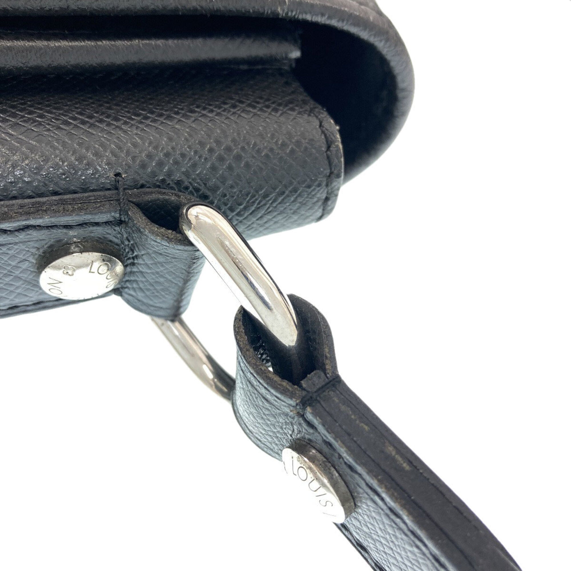 Louis Vuitton Ardoise Taiga Leather Shoulder Bag (Pre-Owned)