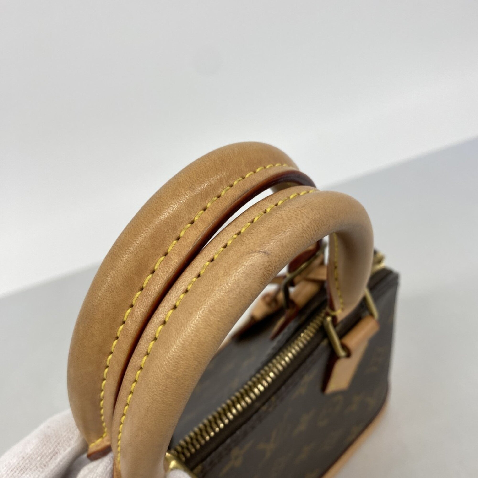 Louis Vuitton Brown Handbag (Pre-Owned)