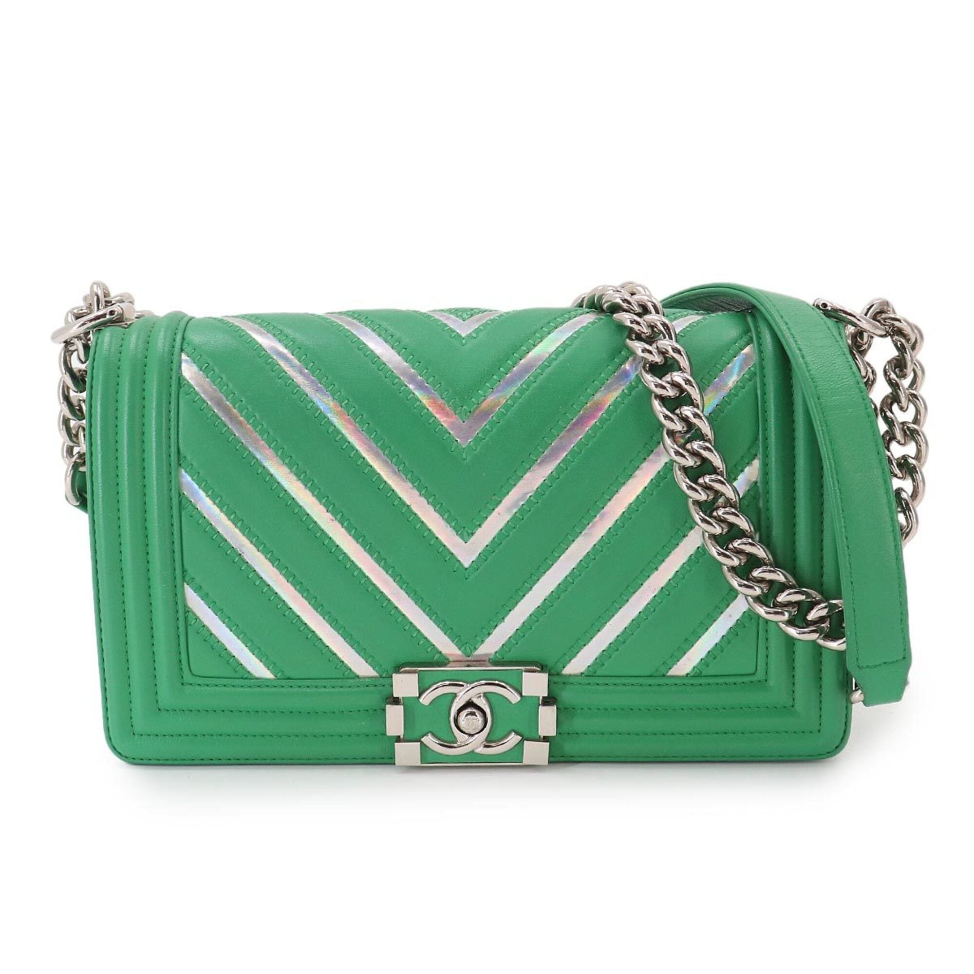 Chanel Boy Chanel Green Leather Handbag Shoulder Bag (Pre-Owned)