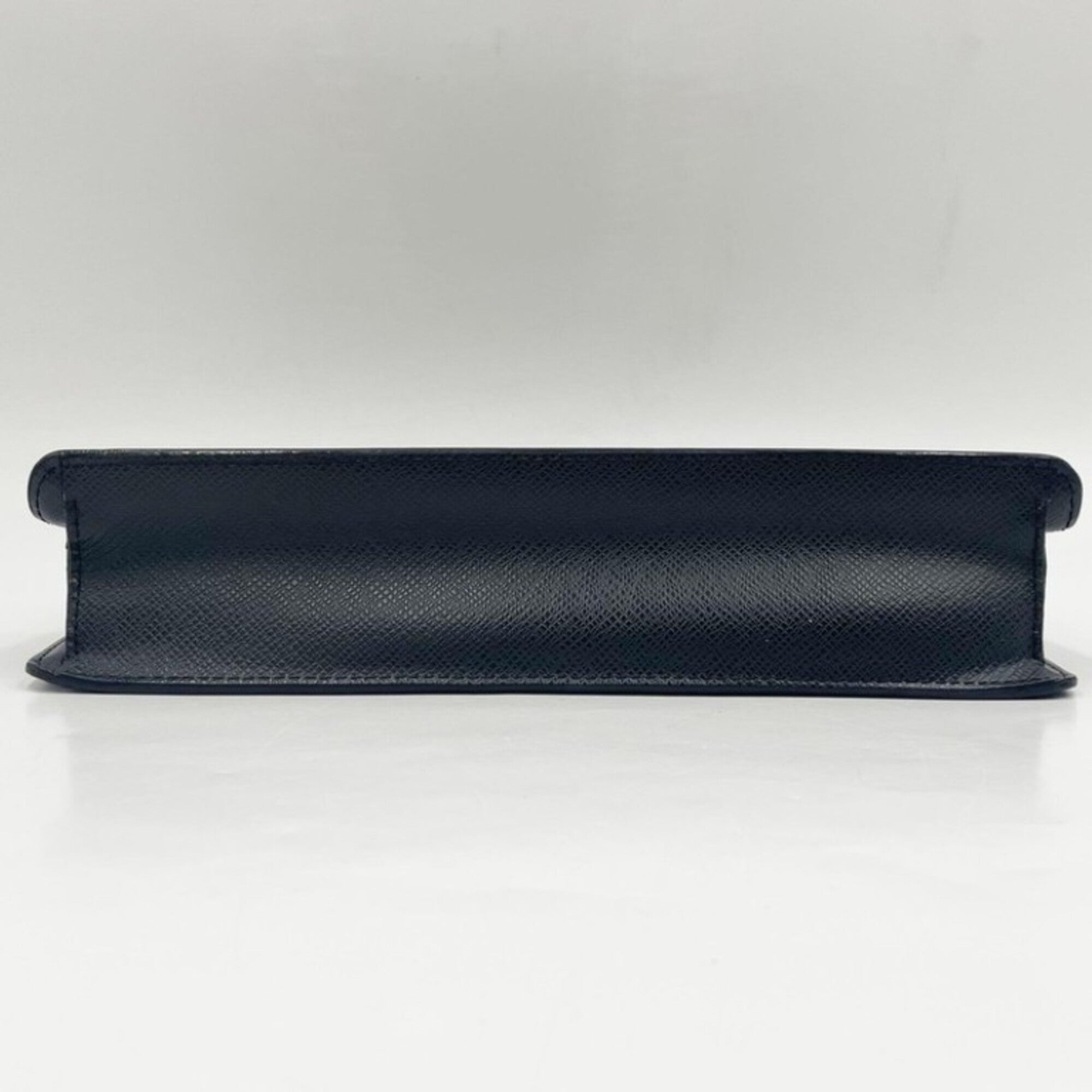 Louis Vuitton Ardoise Black Taiga Leather Clutch Bag (Pre-Owned)