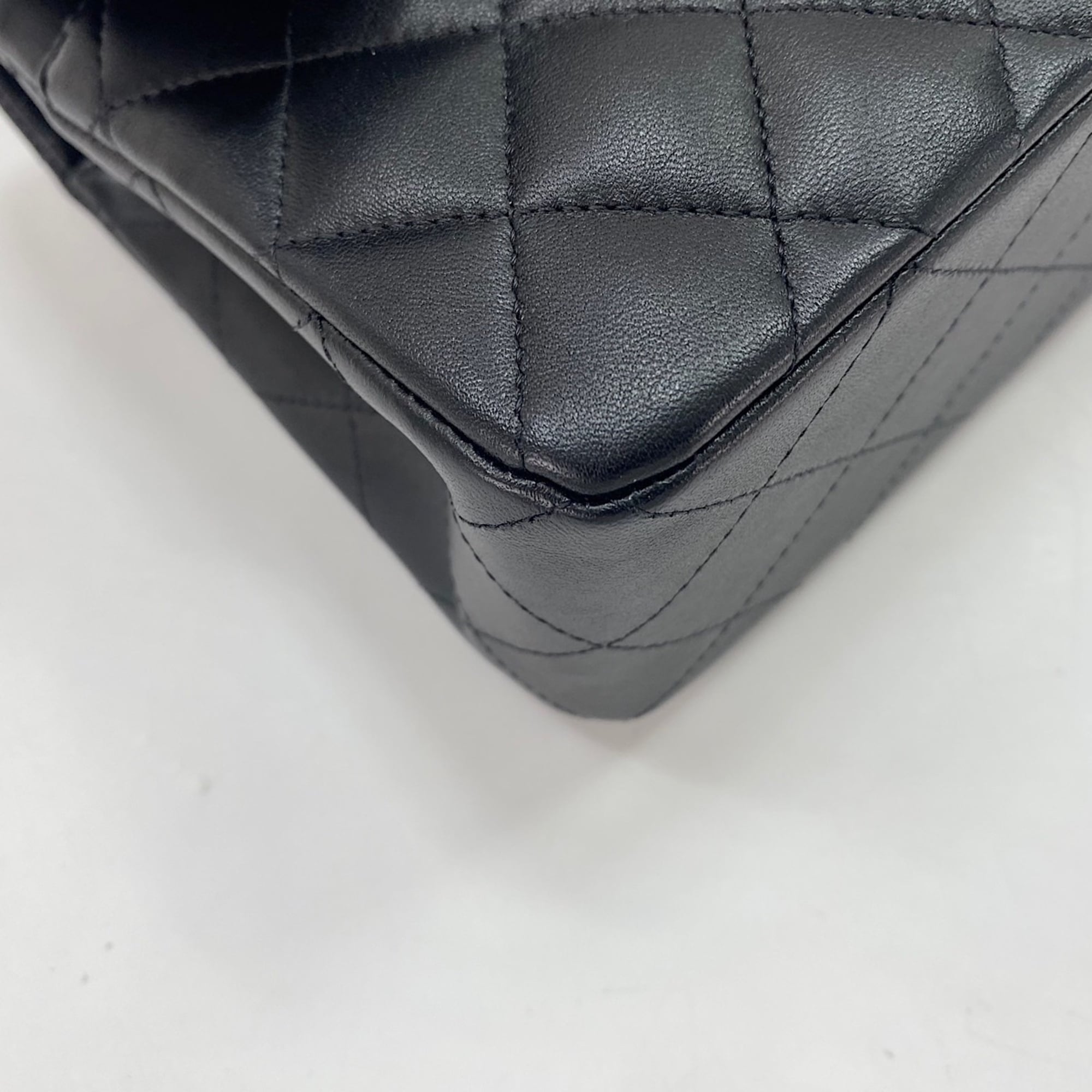 Chanel Matelasse Black Shoulder Bag (Pre-Owned)