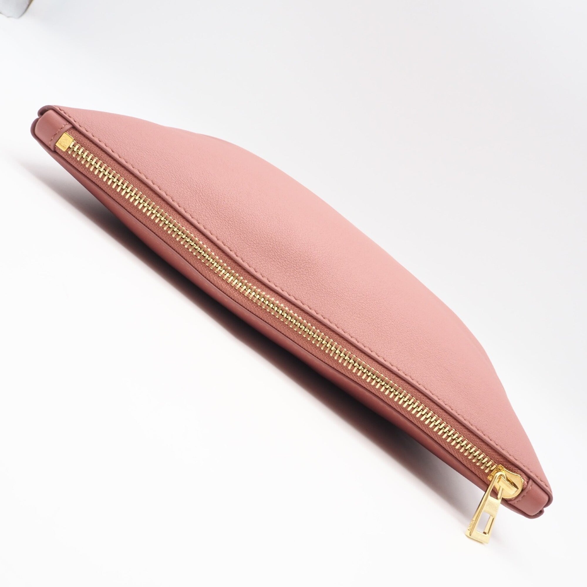 Loewe Pink Leather Clutch Bag (Pre-Owned)