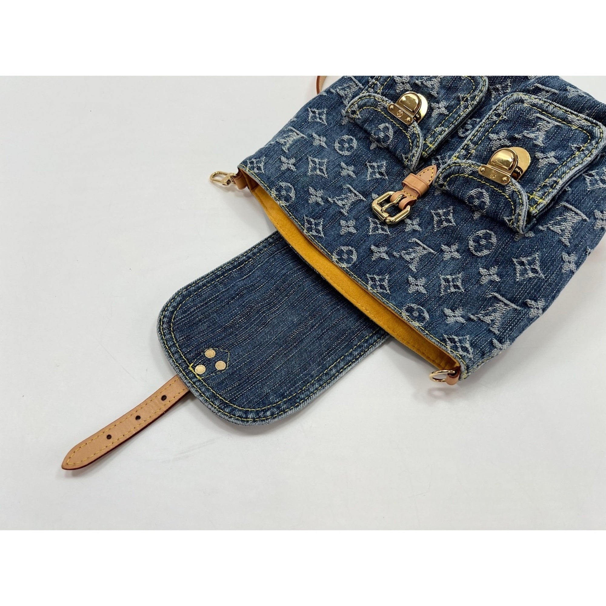 Louis Vuitton Blue Backpack (Pre-Owned)