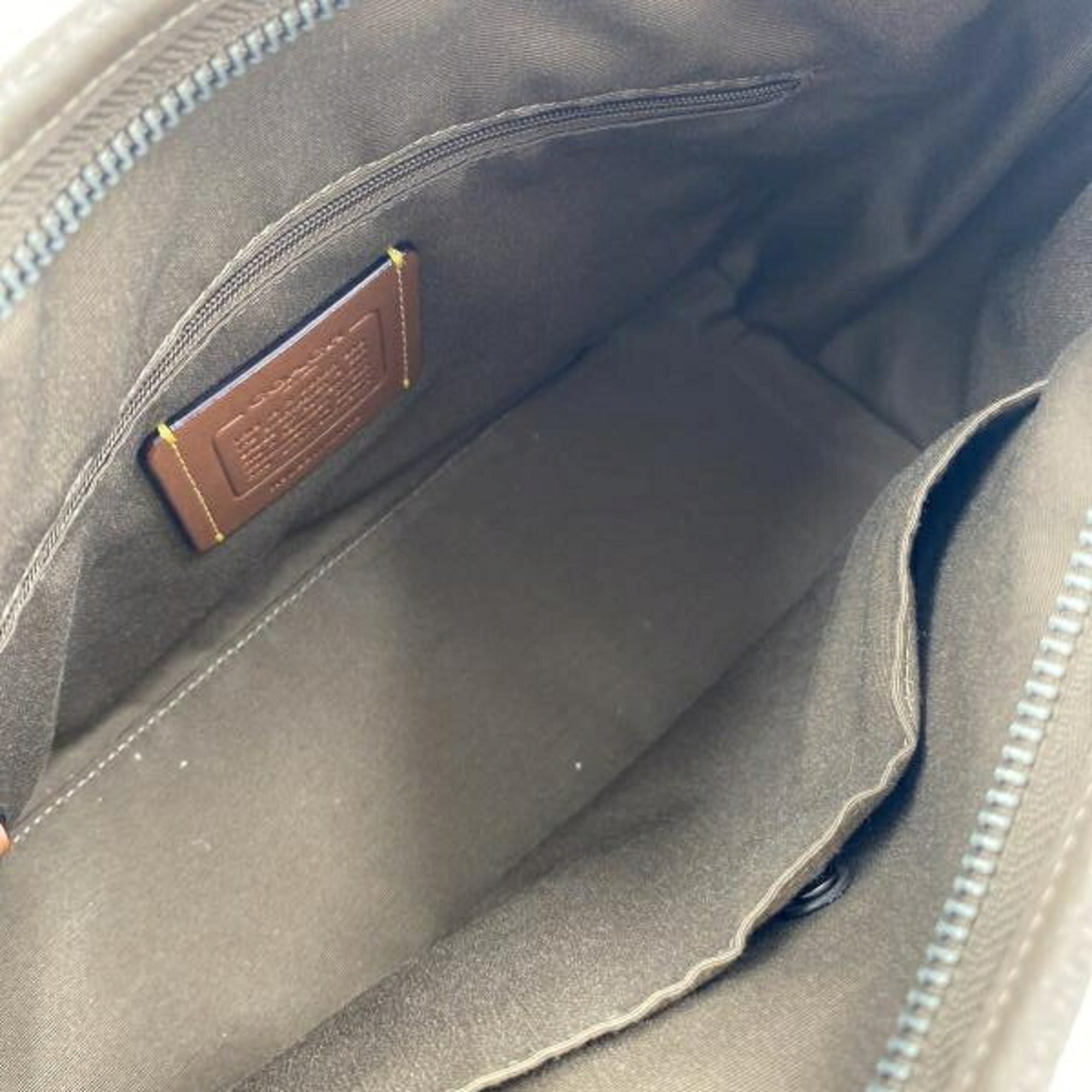Coach Beige Leather Handbag Shoulder Bag (Pre-Owned)