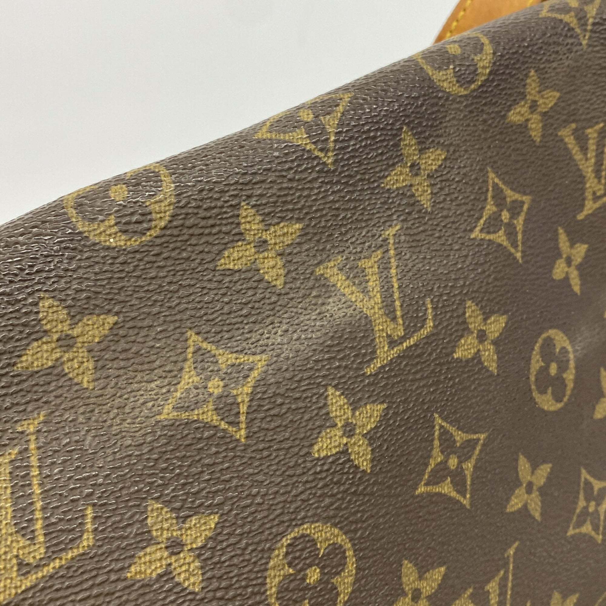Louis Vuitton Brown Shoulder Bag (Pre-Owned)