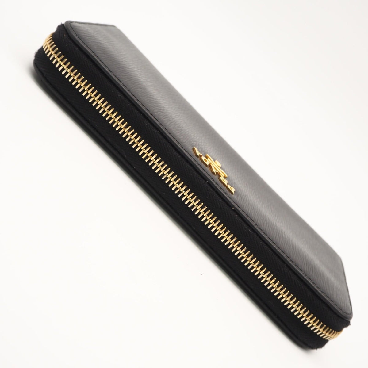 Prada Black Long Wallet (Bi-Fold) (Pre-Owned)