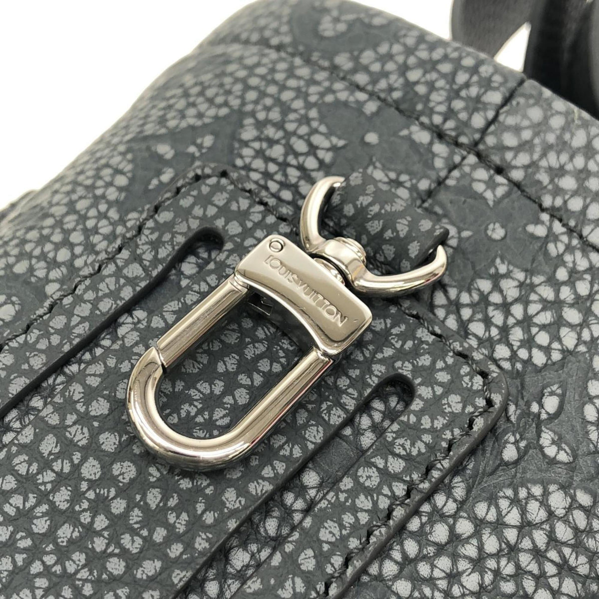 Louis Vuitton Gray Gris Leather Handbag Pouch (Pre-Owned)
