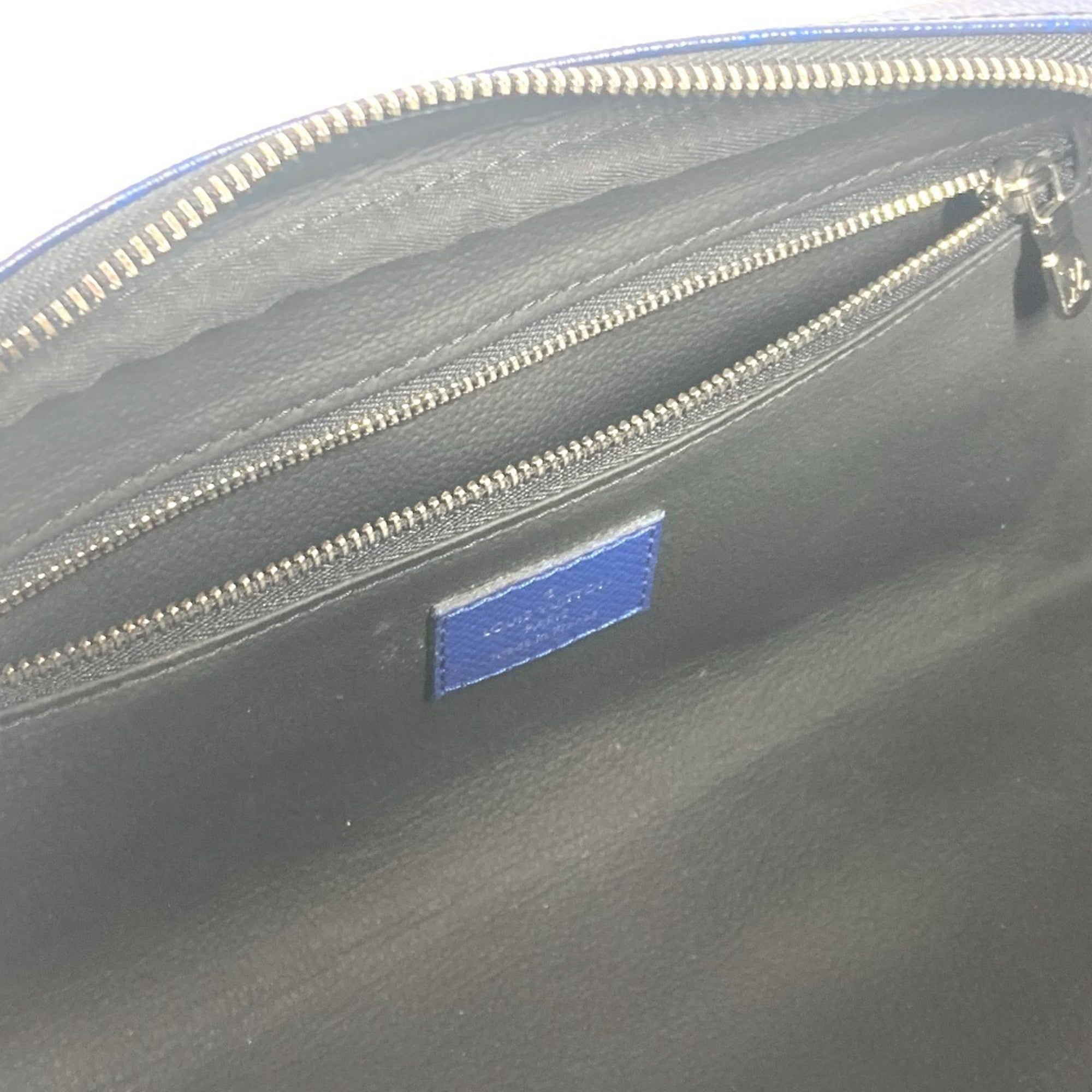Louis Vuitton Taiga Blue Taiga Leather Monogram Clutch Bag Handbag (Pre-Owned)