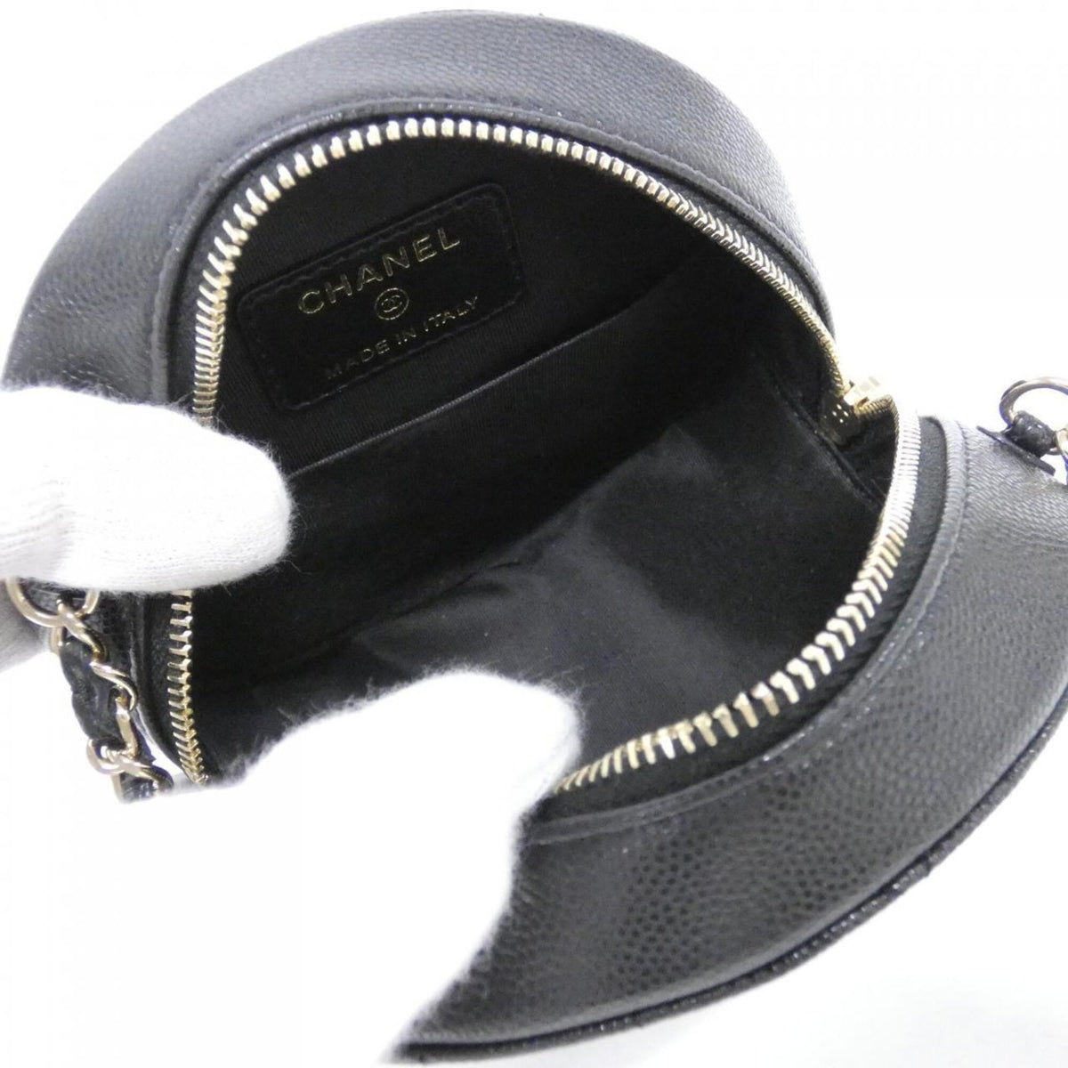 Chanel Black Grained Calfskin Shoulder Bag (Pre-Owned)