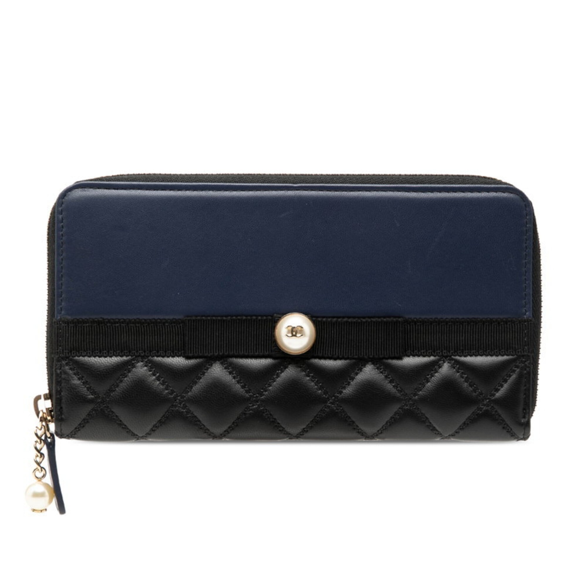 Chanel Matelasse Black Navy Leather Long Wallet (Bi-Fold) (Pre-Owned)