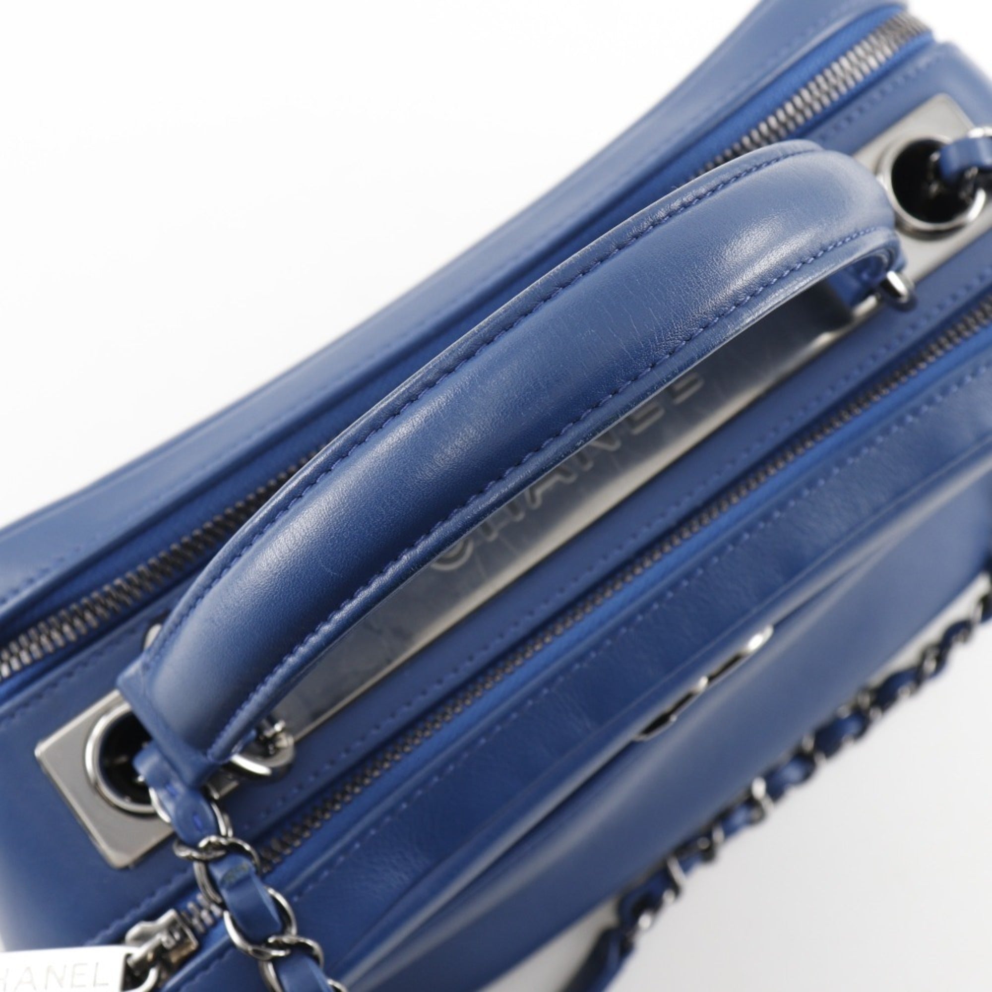 Chanel Blue Leather Handbag (Pre-Owned)