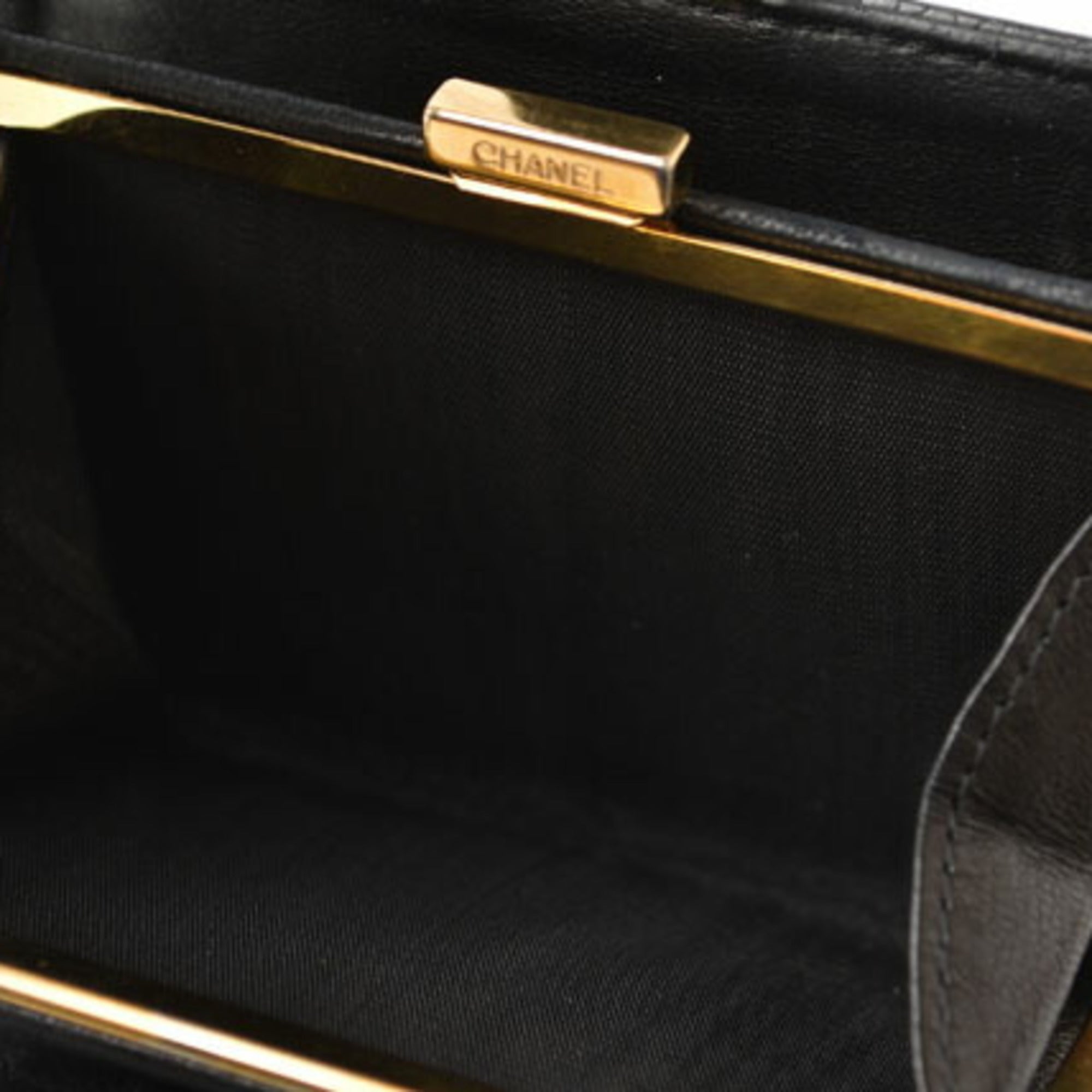Chanel Black Caviar Leather Wallet (Bi-Fold) (Pre-Owned)