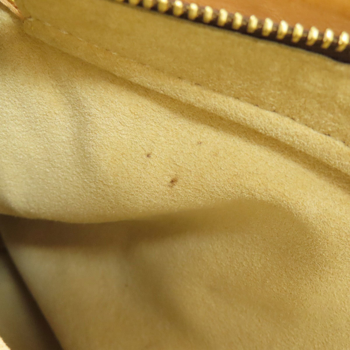Louis Vuitton Monogram Monogram Canvas Handbag (Pre-Owned)
