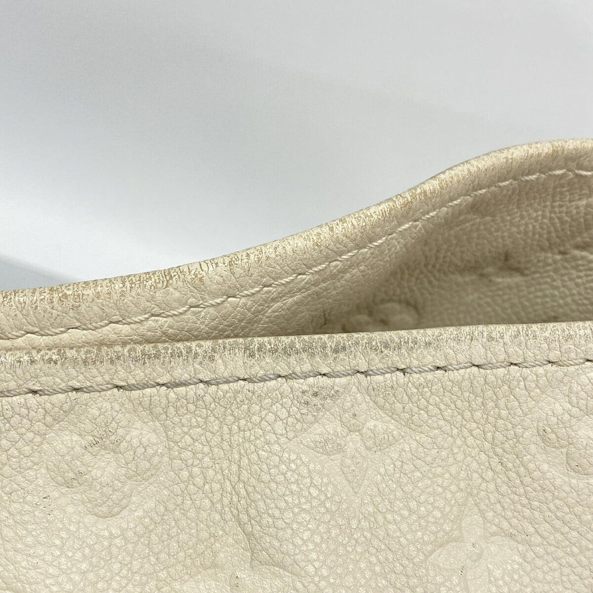 Louis Vuitton Neige Shoulder Bag (Pre-Owned)