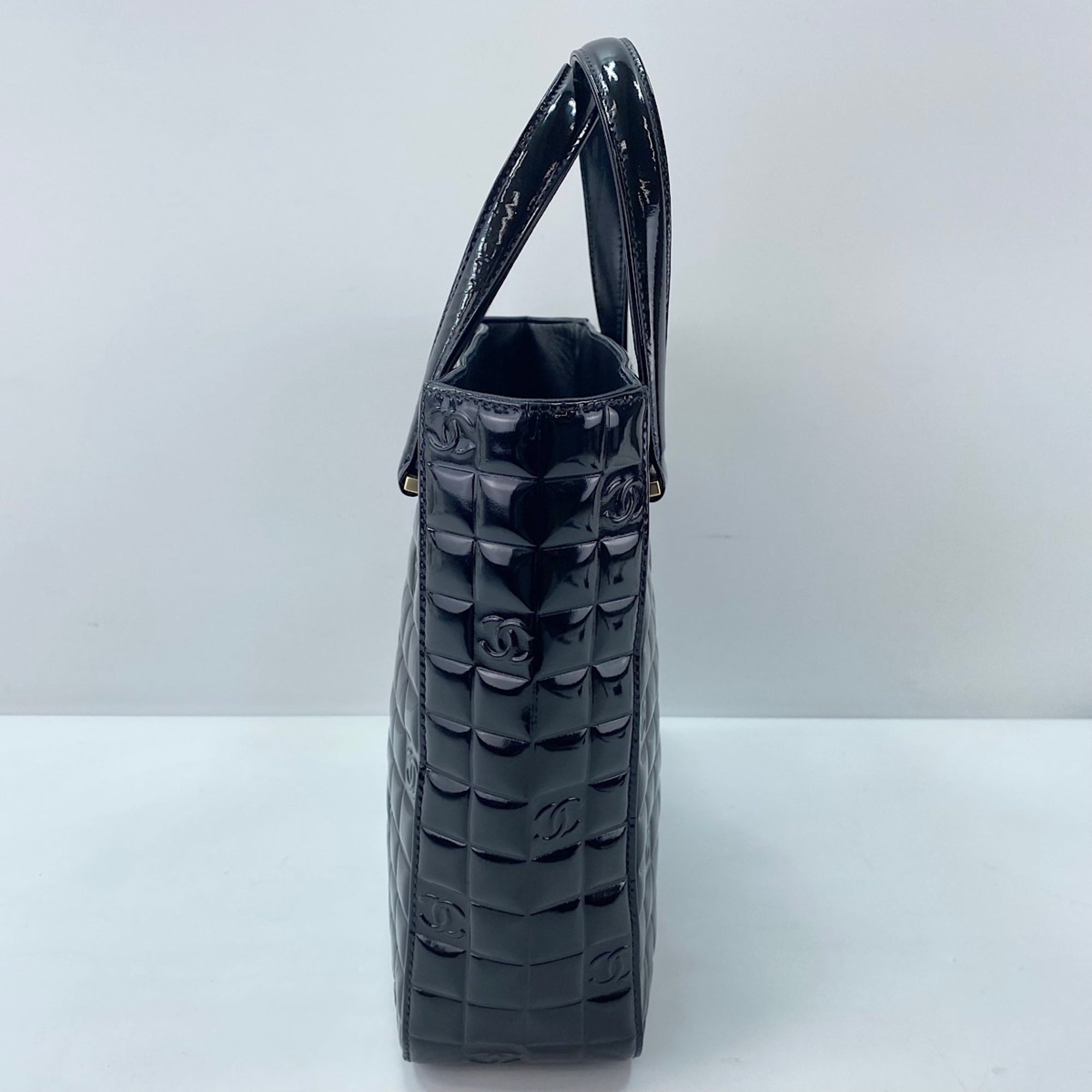 Chanel Black Leather Tote Bag (Pre-Owned)