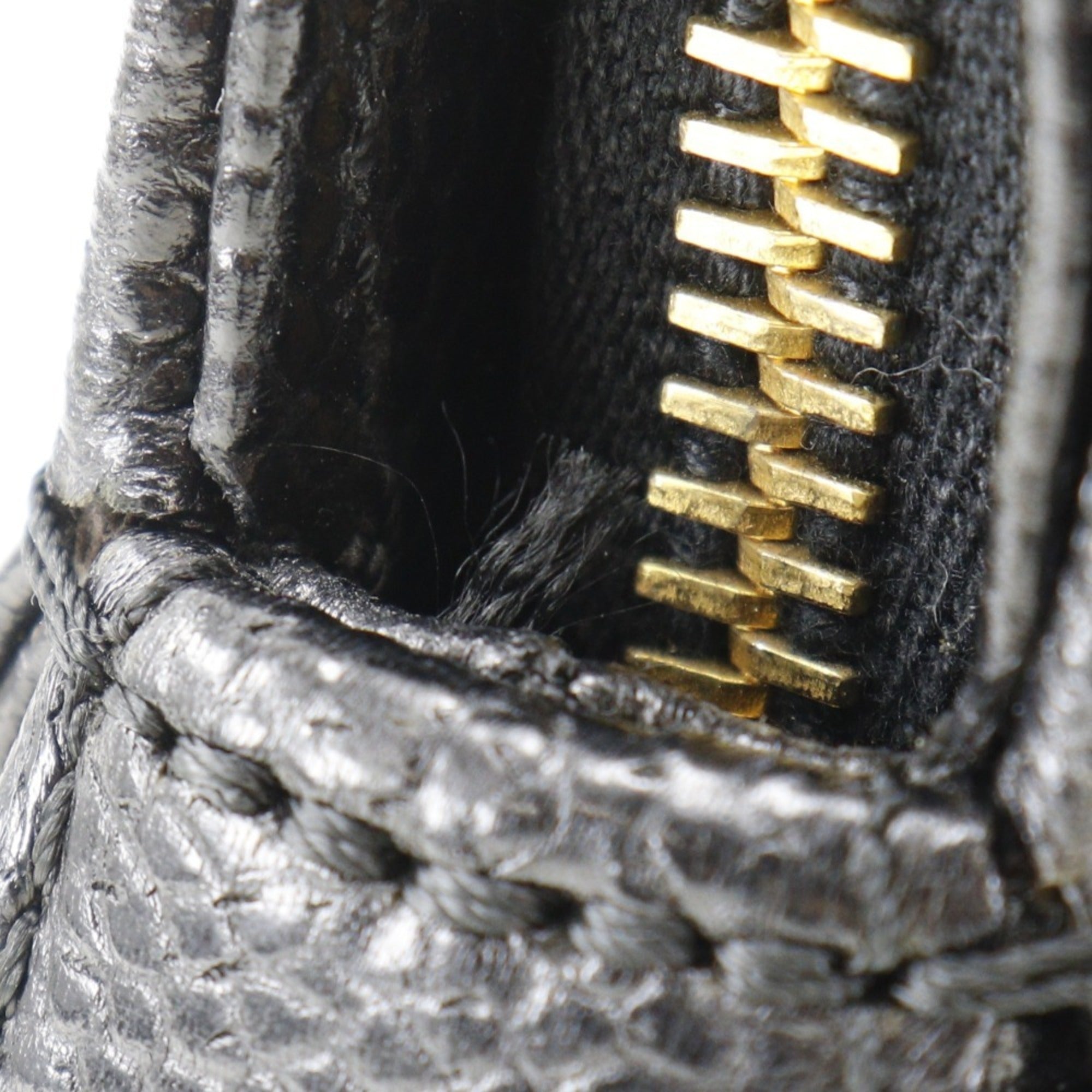 Chanel Black Caviar Leather Handbag (Pre-Owned)
