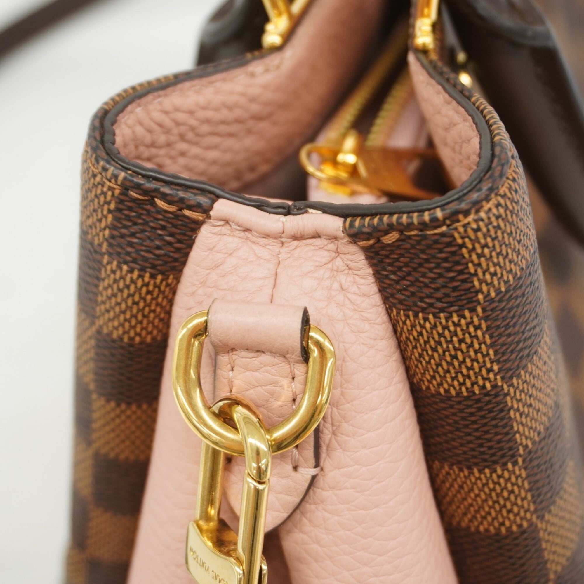 Louis Vuitton Ebene Magnolia Handbag (Pre-Owned)