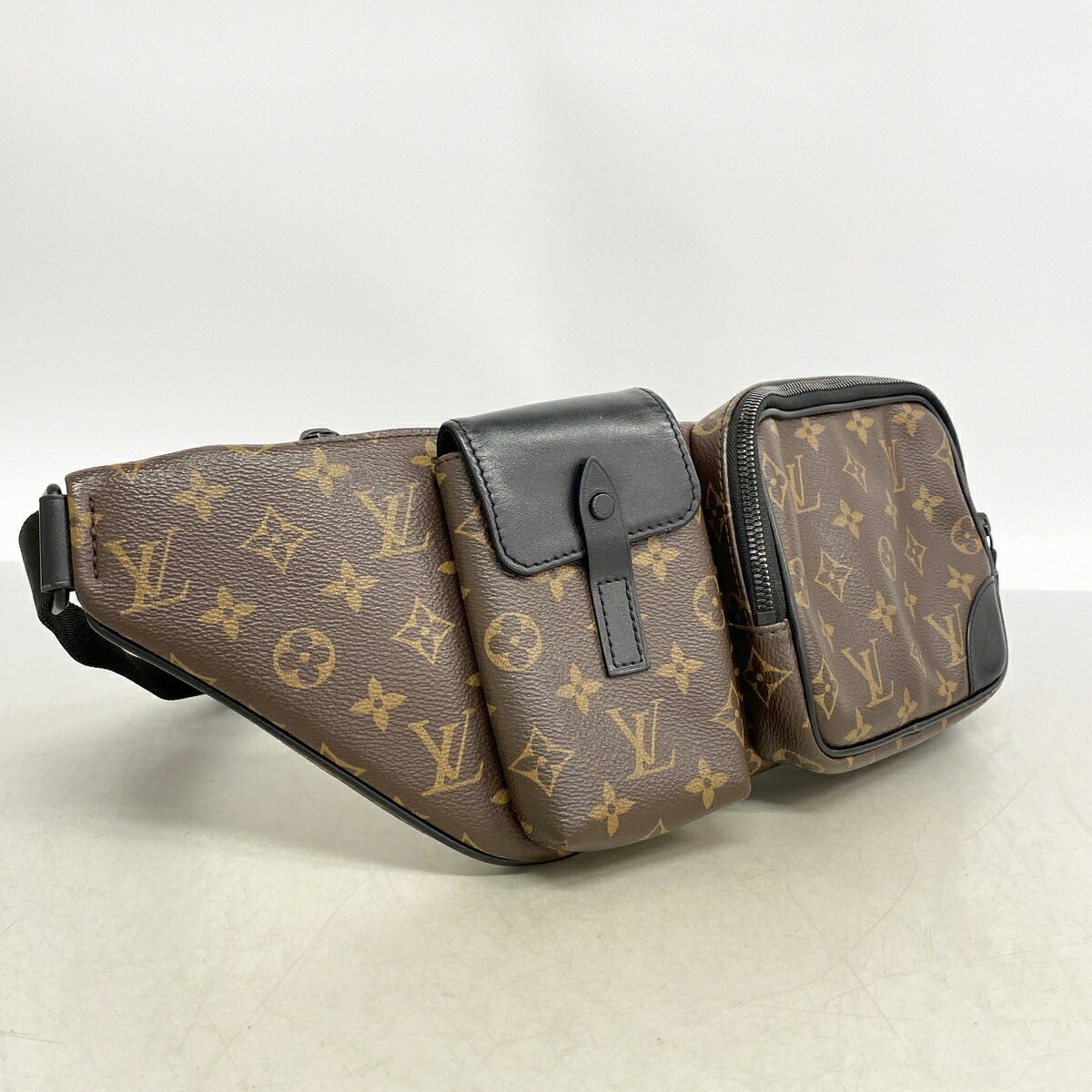 Louis Vuitton Black Brown Fanny Pack (Pre-Owned)