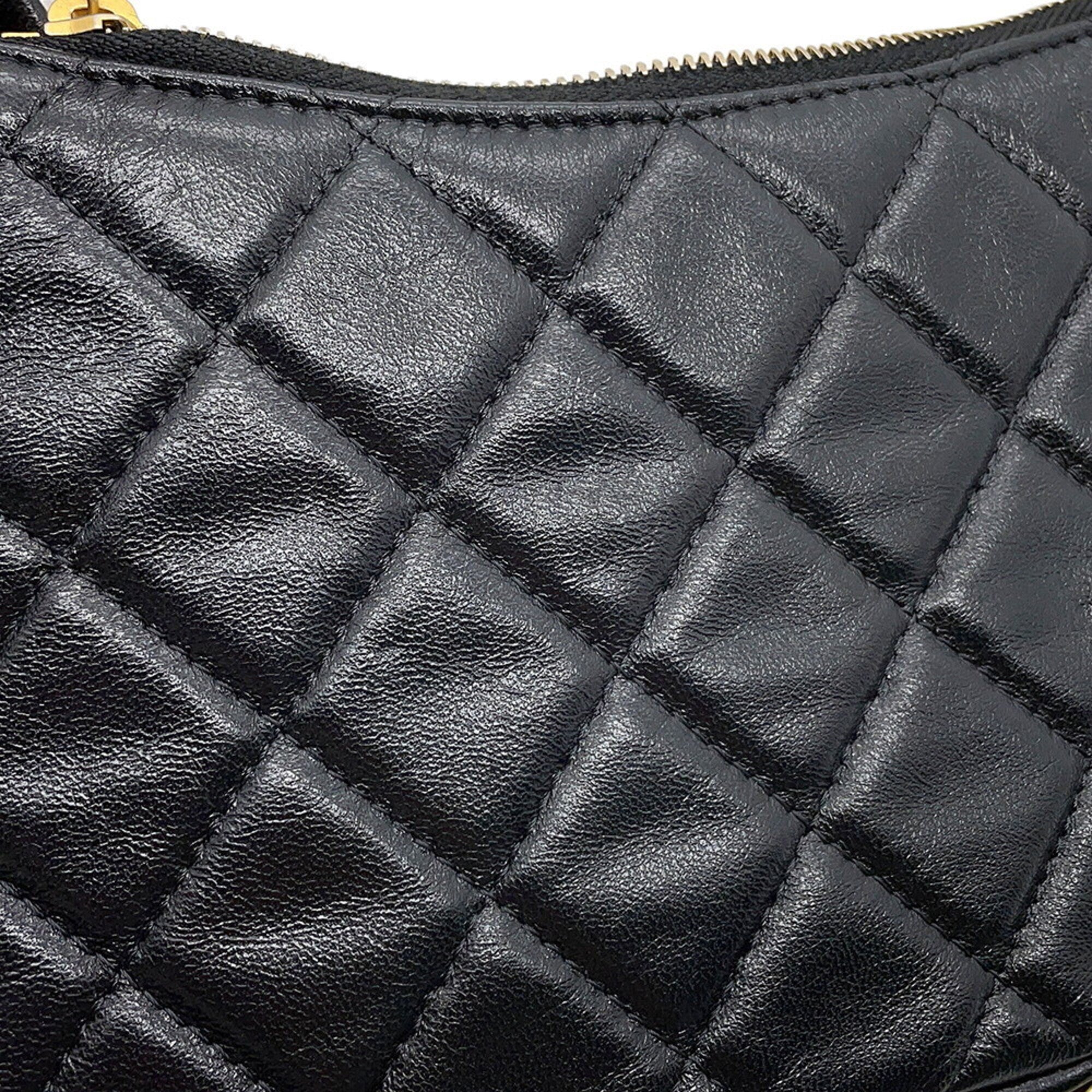 Chanel Black Leather Shoulder Bag (Pre-Owned)