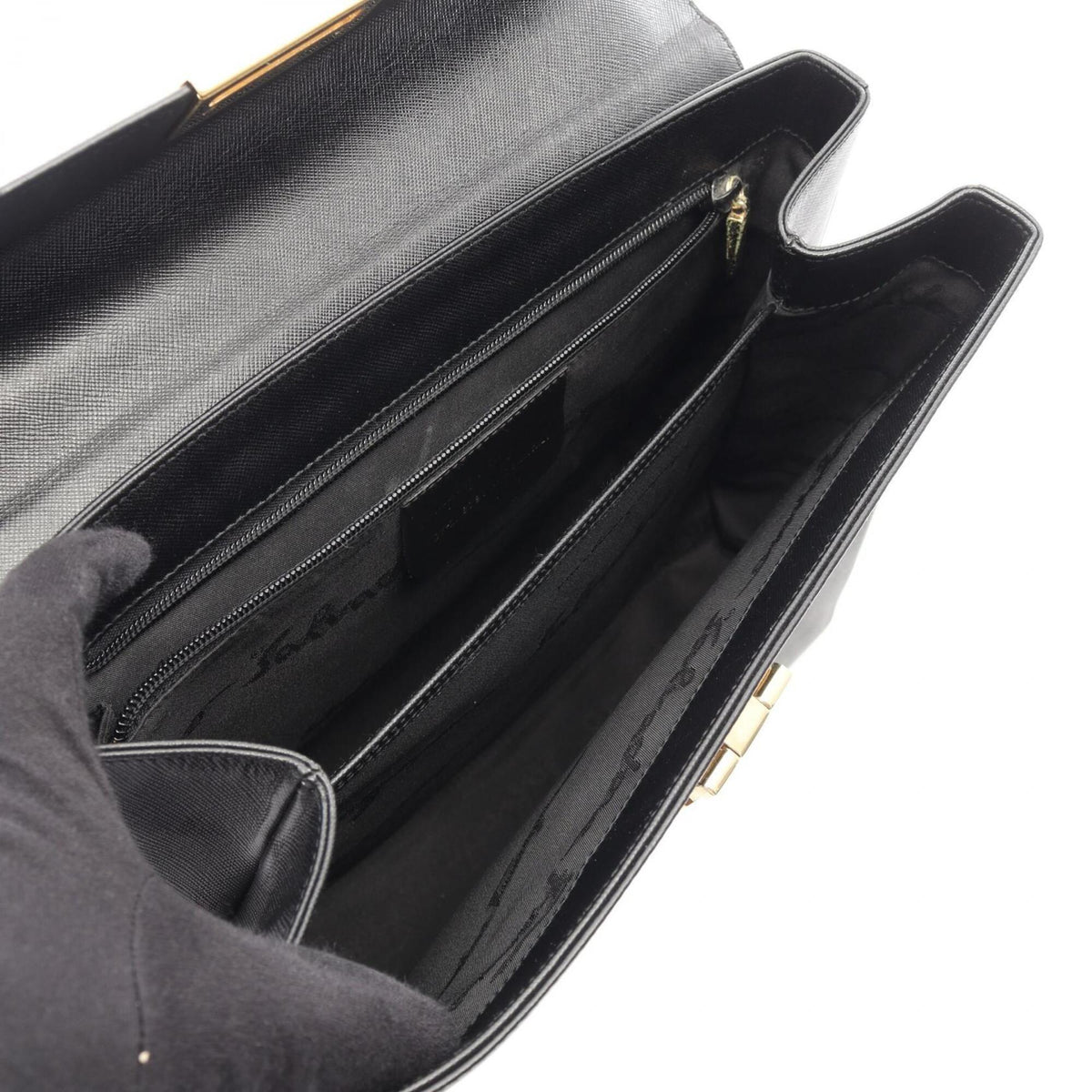 Salvatore Ferragamo Black Leather Handbag (Pre-Owned)