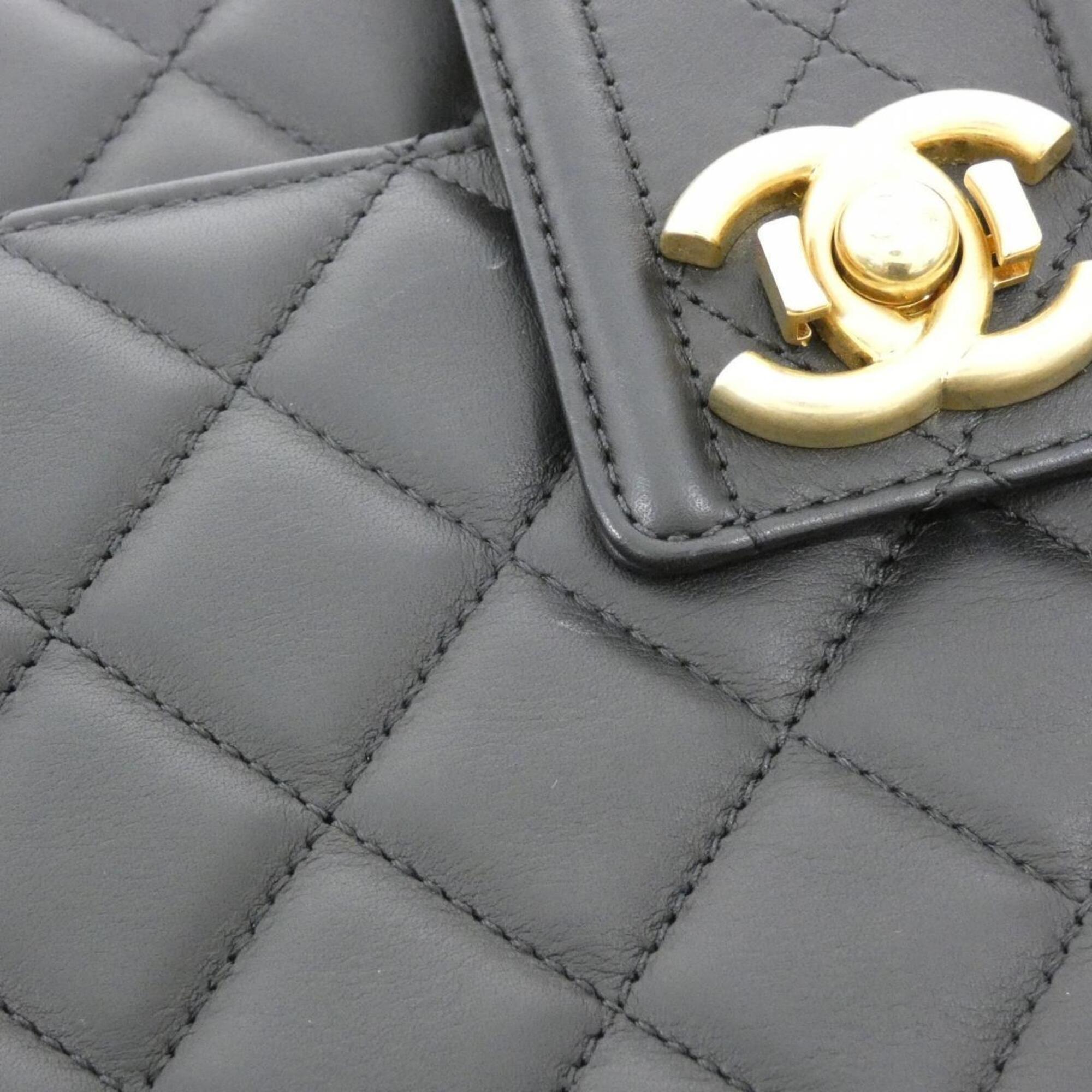 Chanel Black Leather Shoulder Bag (Pre-Owned)